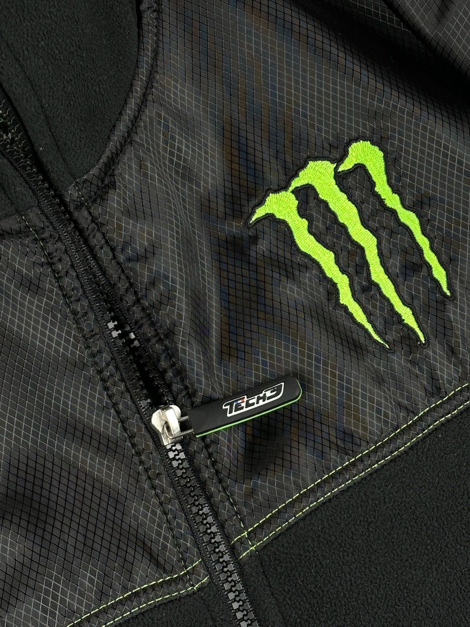 Formula 1 Vintage Monster Energy Drink Racing Fleece Y2K Size US M / EU 48-50 / 2 - 13 Thumbnail