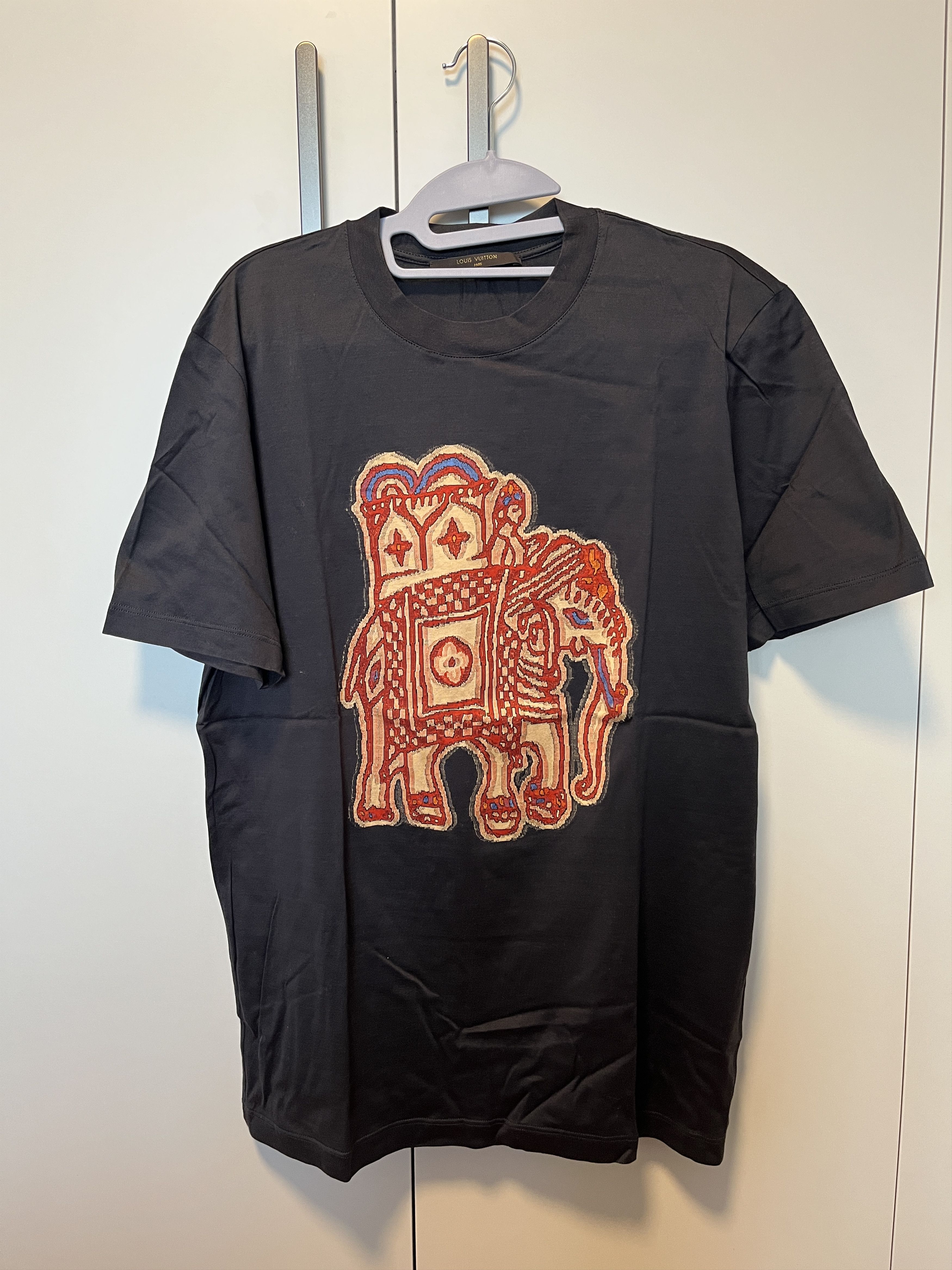 Louis Vuitton Louis Vuitton Elephant Tee Size US L / EU 52-54 / 3 - 1 Thumbnail