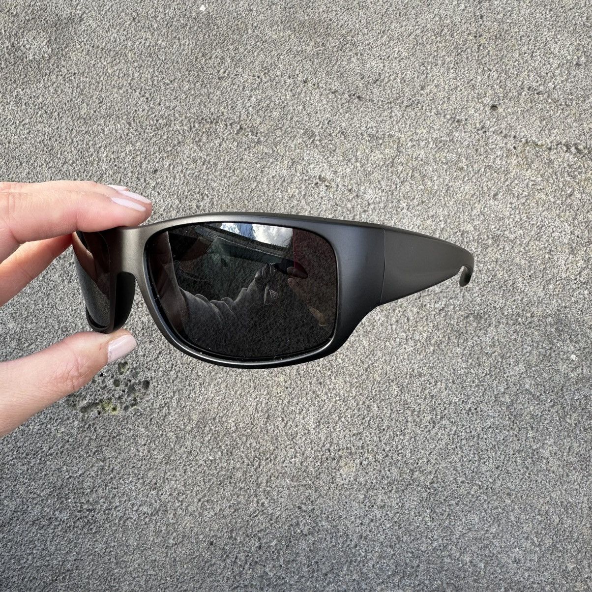 Other SUNGLASSES BRAND NEW CLASSIC RETRO VINTAGE YT20212-01 Size ONE SIZE - 2 Thumbnail