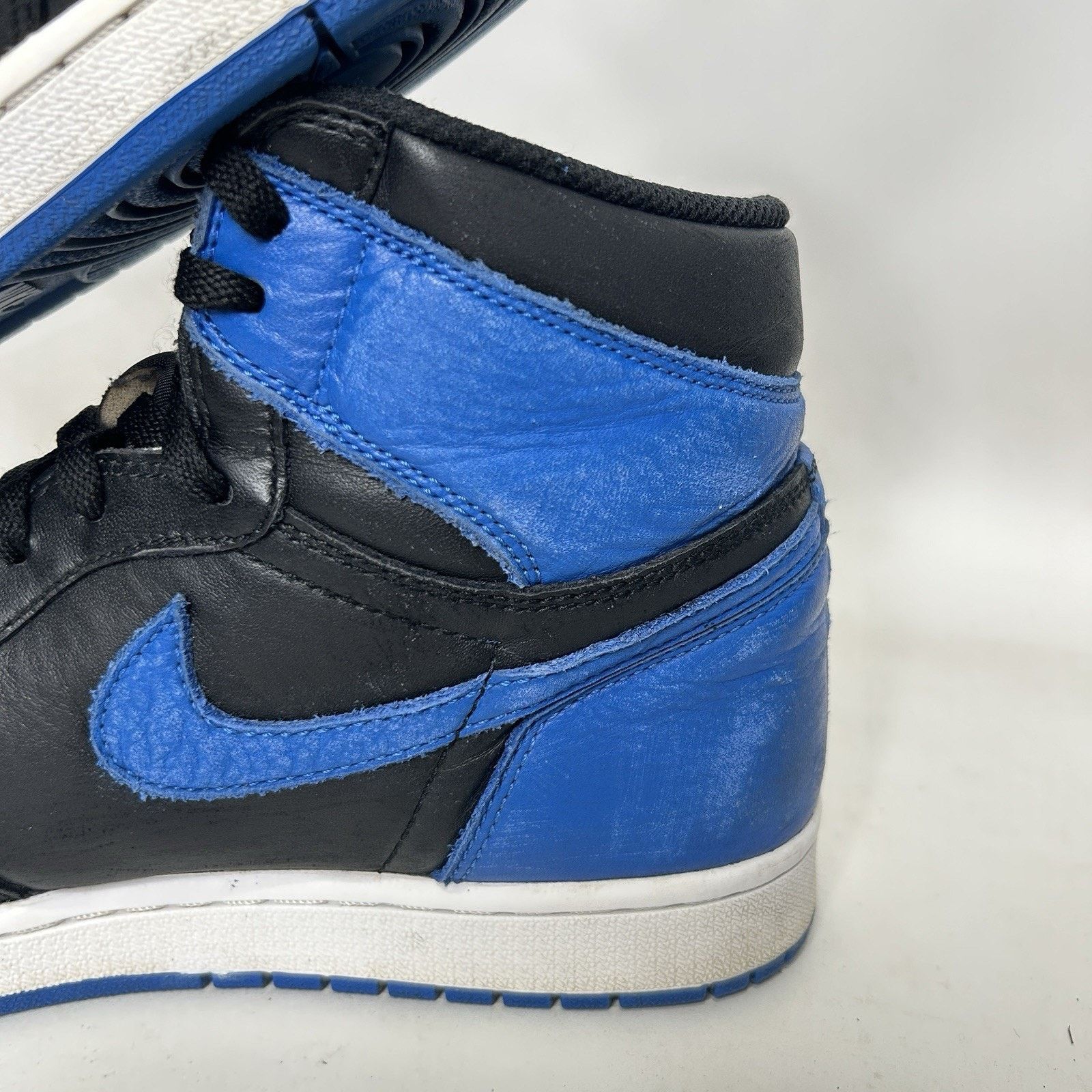 Jordan Brand Nike Air Jordan 1 Retro OG High “Royal” (2017) Size US 10.5 / EU 43-44 - 8 Thumbnail