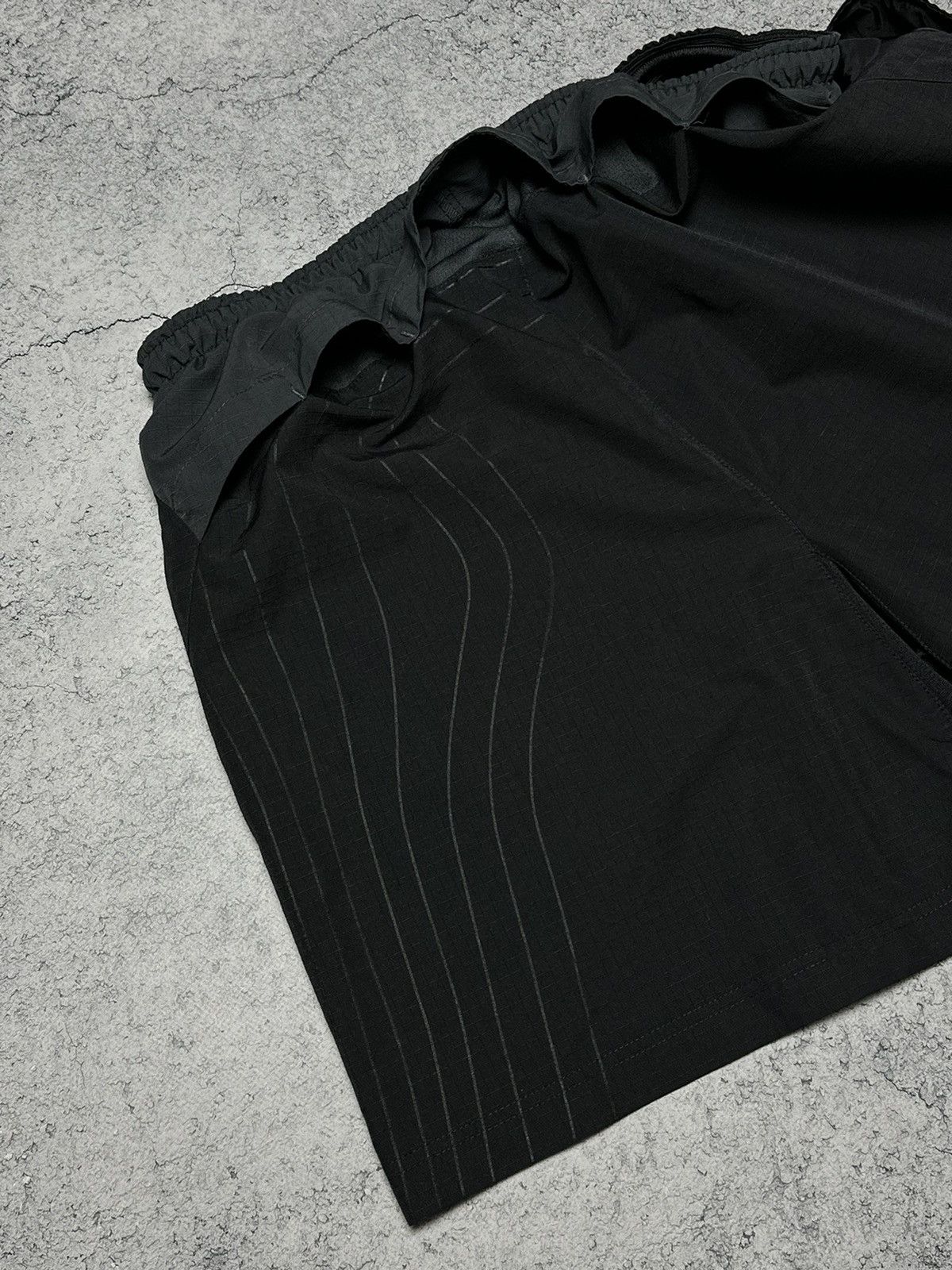 Vintage Vintage Nike Swoosh Shorts Size US 34 / EU 50 - 5 Thumbnail