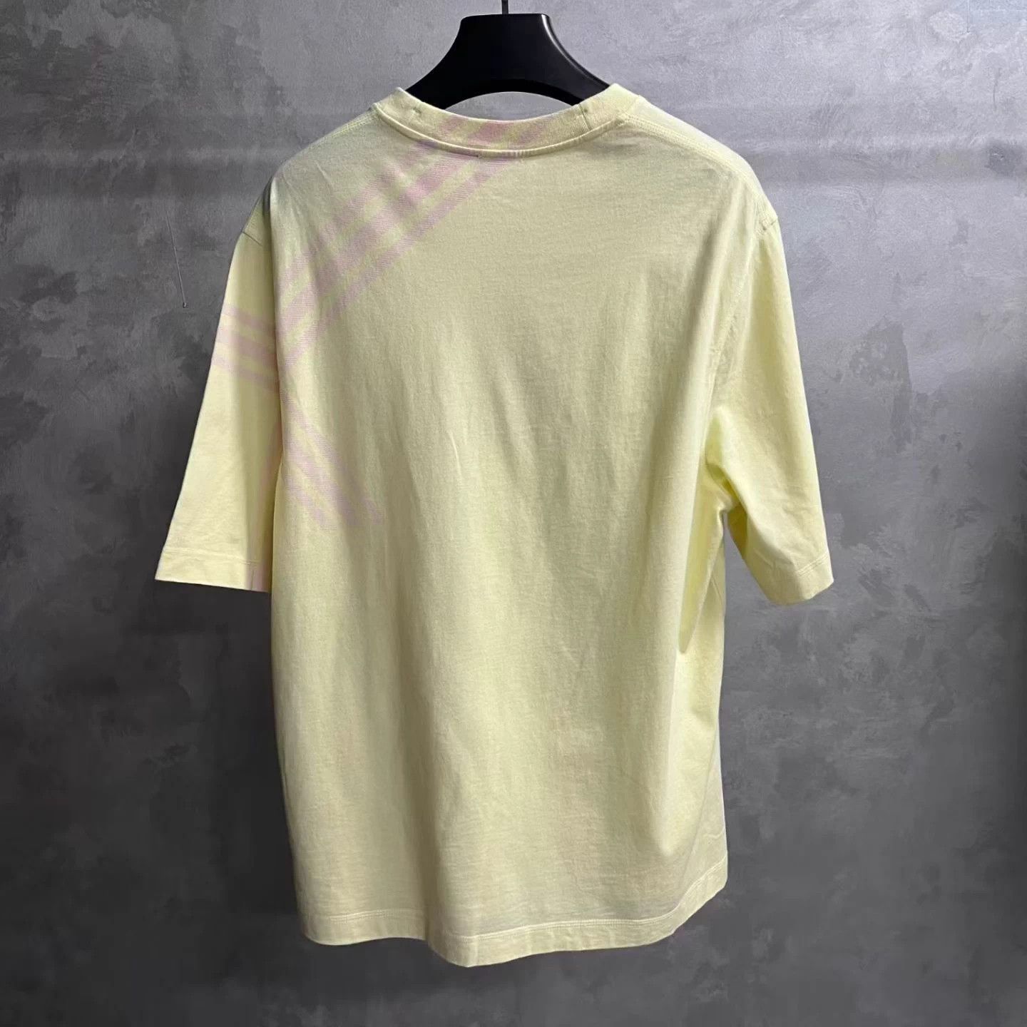 Burberry Burberry light yellow check crewneck short-sleeve tee XL Size US XL / EU 56 / 4 - 2 Thumbnail
