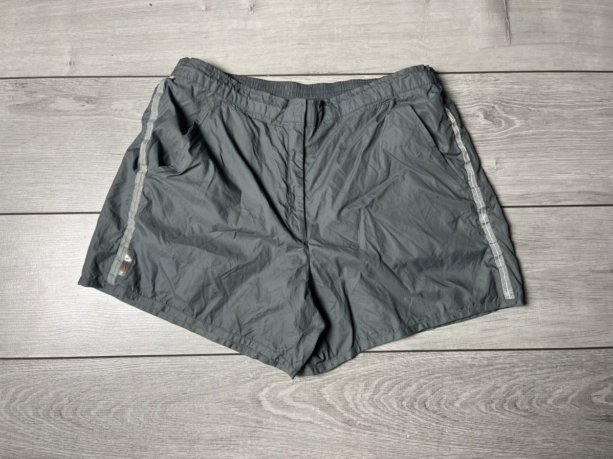 Nike Nike shorts running y2k size Medium Size US 32 / EU 48 - 1 Thumbnail