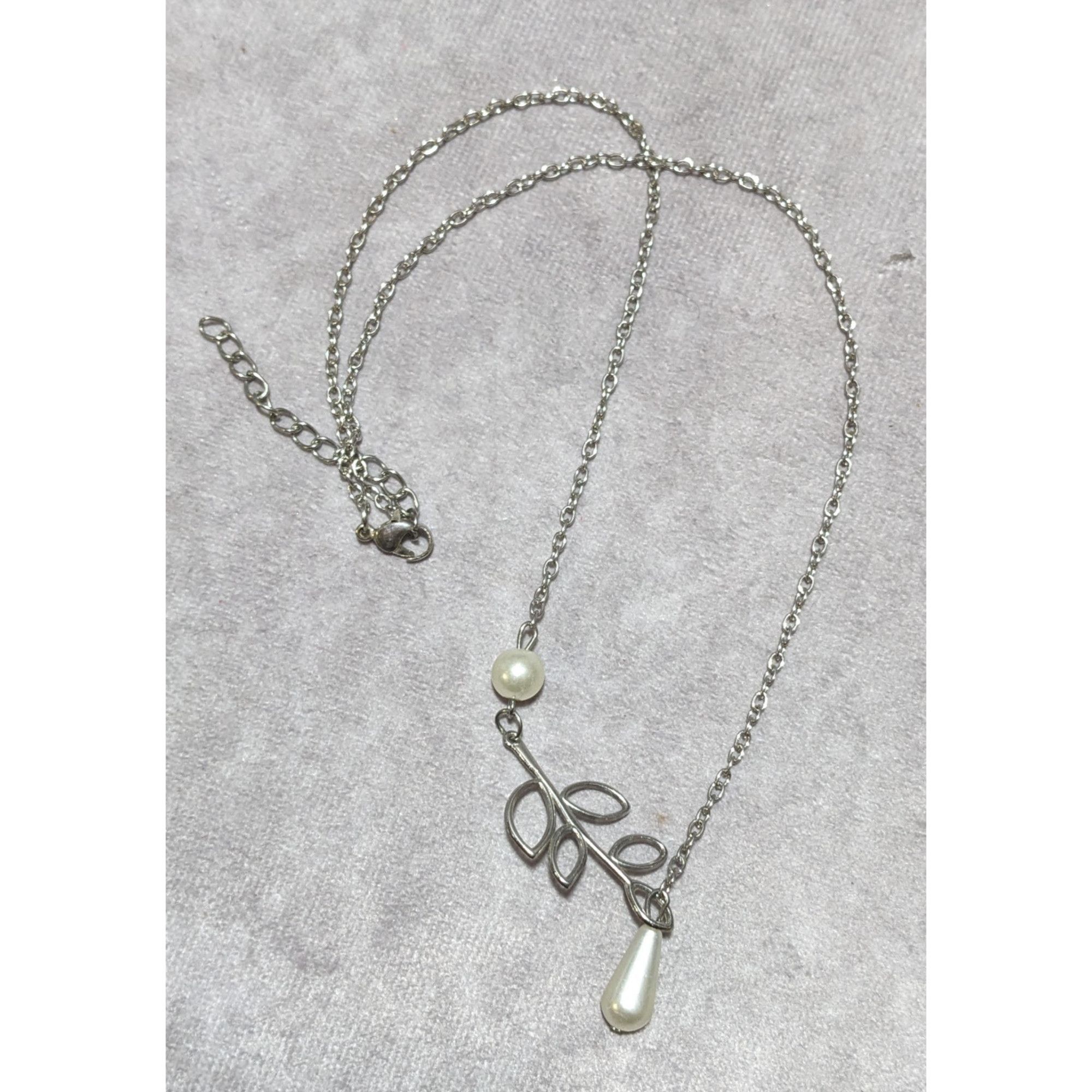 Other Silver Pearl Leaf Necklace Size ONE SIZE - 8 Thumbnail