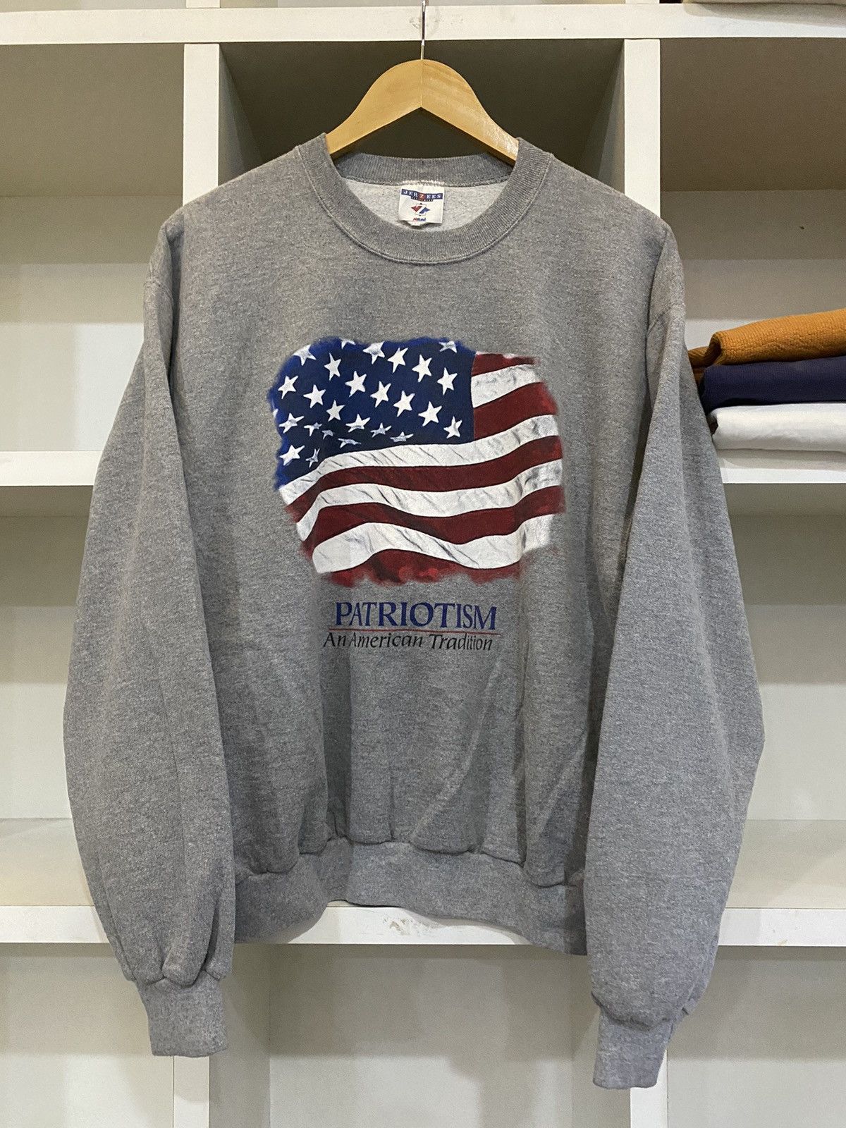 Vintage Vintage Patriotism An American Tradition Size US M / EU 48-50 / 2 - 5 Thumbnail