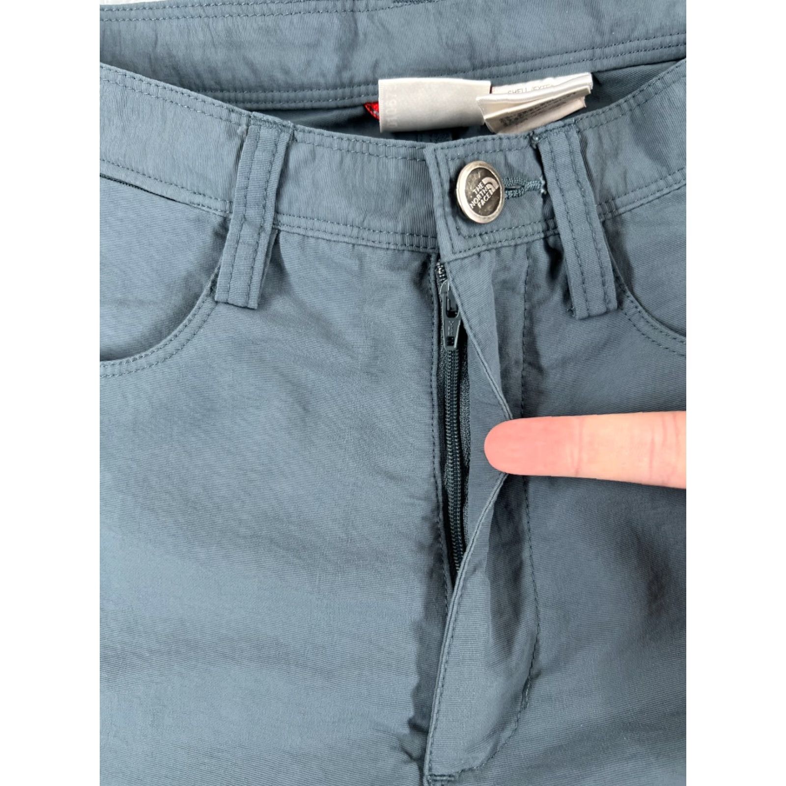 The North Face The North Face Shorts Womens 6 Gray Blue 100% Nylon Pockets Hiking Camping Fish Size 28" / US 6 / IT 42 - 6 Thumbnail