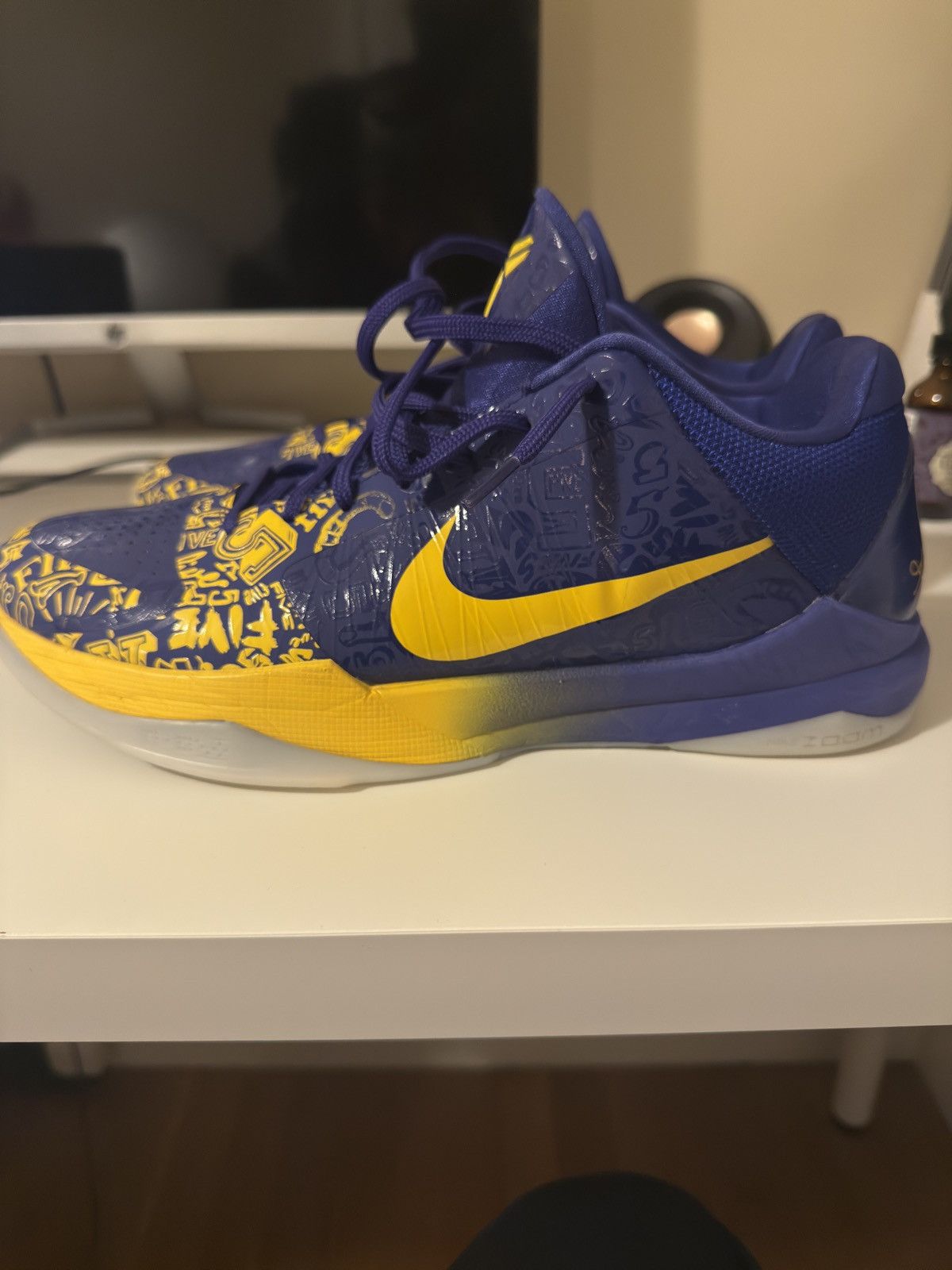 Nike Kobe V Protro ‘5 Rings’ Size US 11.5 / EU 44-45 - 9 Thumbnail