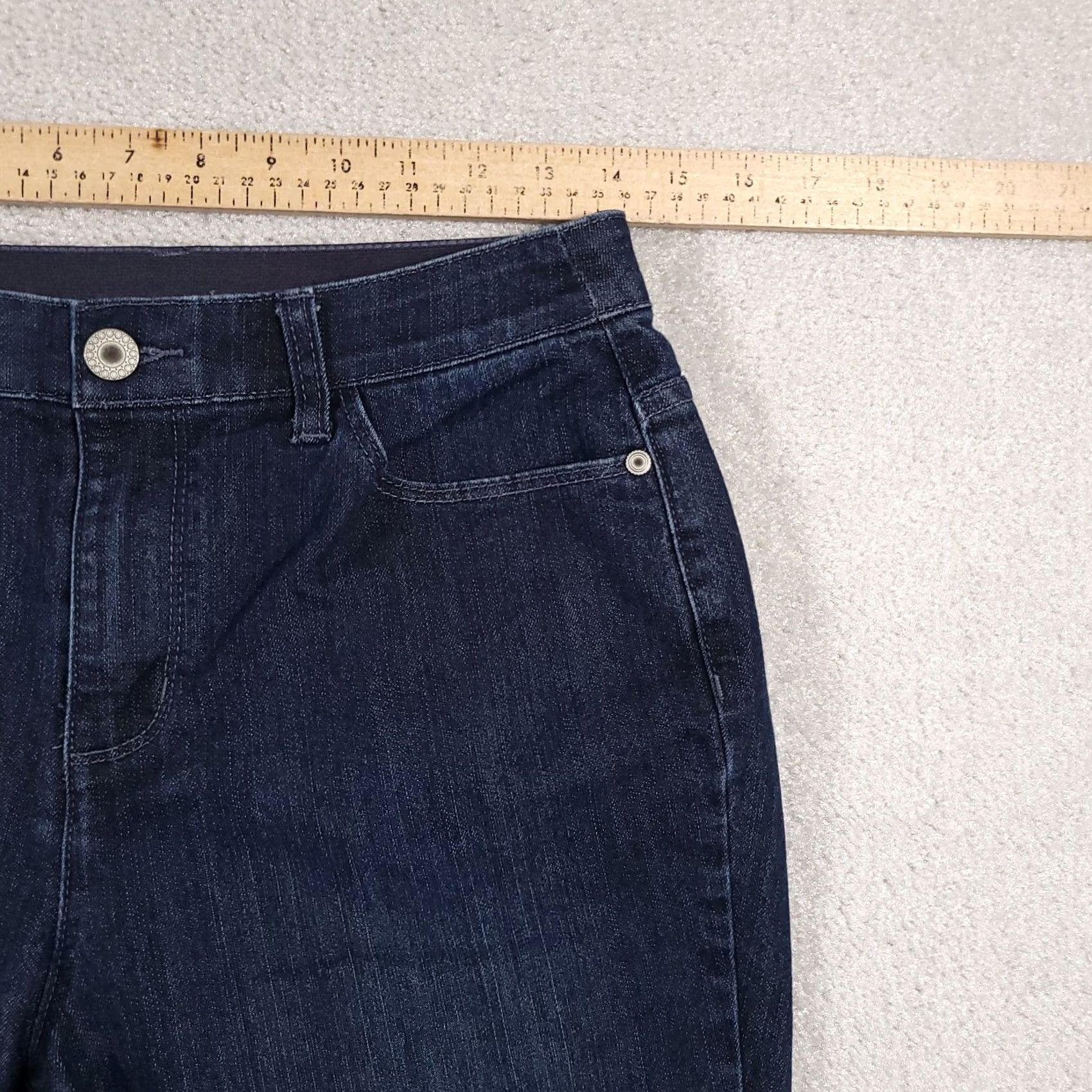 Vintage Christopher & Banks Capri Jeans Women's 4 Regular Denim Dark Wash Elastic Waist 5-Pocket Blue Jeans Size 27" / US 4 / IT 40 - 6 Thumbnail
