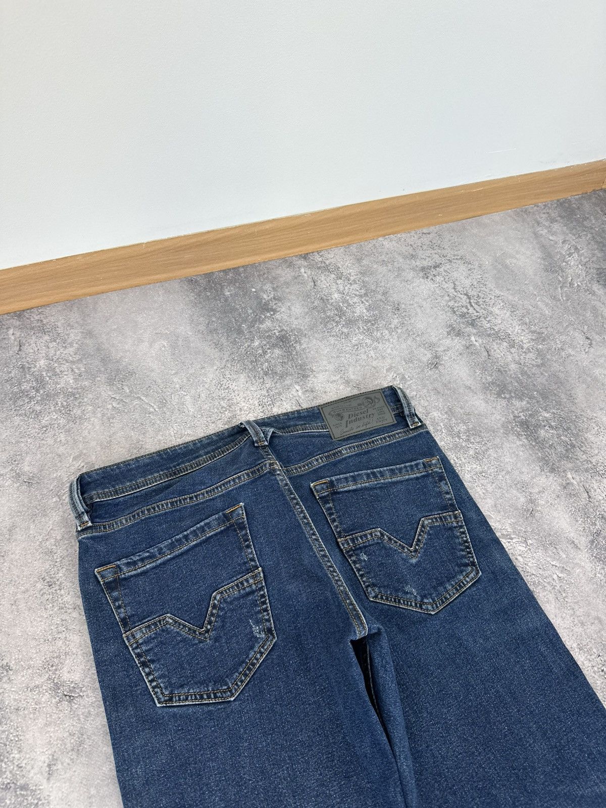 Diesel Vintage Diesel Avant Garde Designer Straight Larkee Jeans Size US 32 / EU 48 - 5 Thumbnail