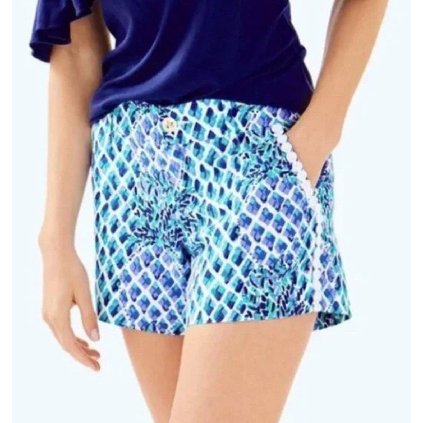 Lilly Pulitzer Lilly Pulitzer Callahan Shorts 0 White Pineapple 5” Blue Size 25" / US 0 / IT 36 - 1 Thumbnail