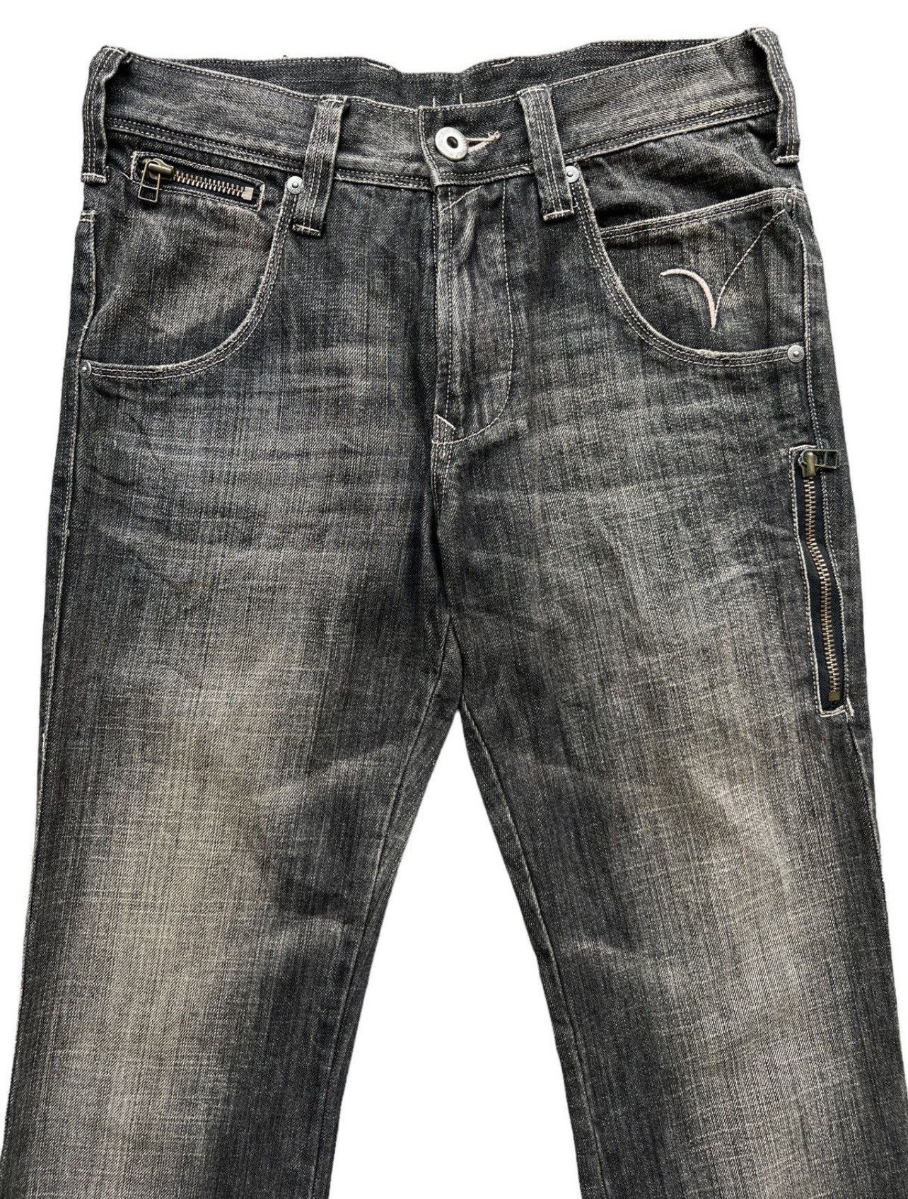 Japanese Brand Japanese Brand Straight Cut Buckle Back Denim Jeans 29x29.5 Size US 29 - 4 Thumbnail