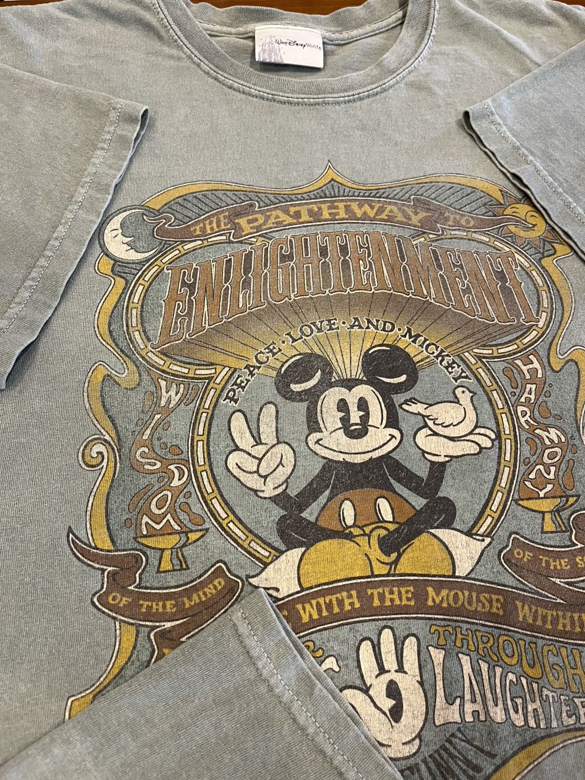 Disney Vintage Disney Micky Mouse Peace Love and Micky T-Shirt Size US L / EU 52-54 / 3 - 4 Thumbnail