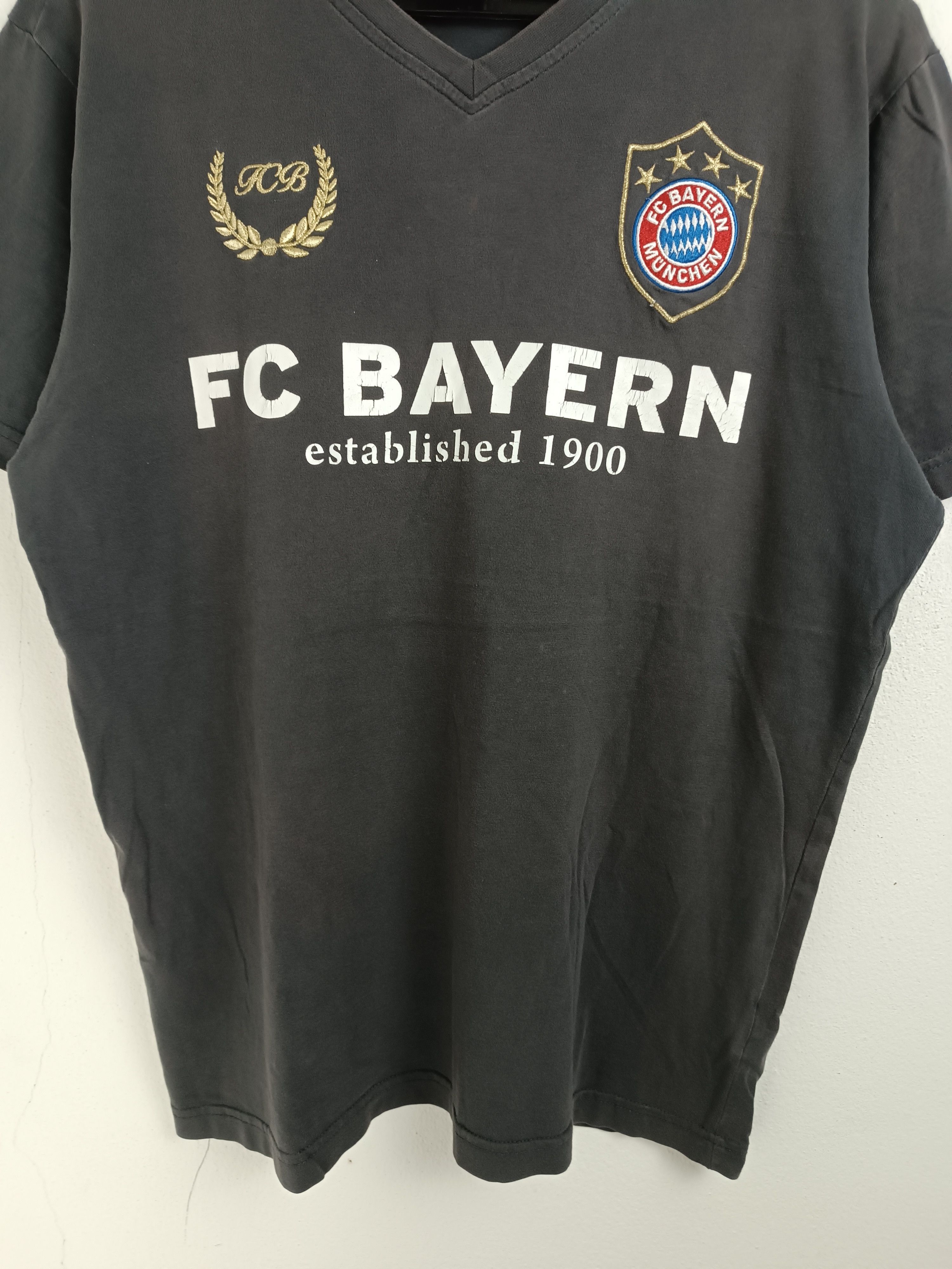 Vintage VINTAGE BAYERN MUNICH FCB FIFA SOCCER EPL VERY RARE Size US S / EU 44-46 / 1 - 7 Thumbnail