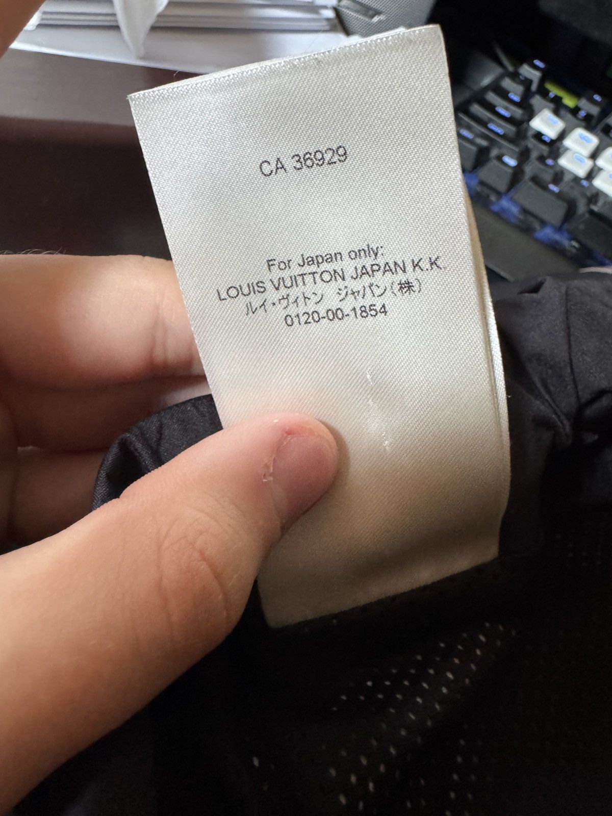 Louis Vuitton Louis Vuitton 2054 Heat Reactive Monogram Logo Track Pants Size US 44 / EU 60 - 13 Thumbnail