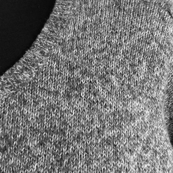 Hollister Hollister Size XS Womens Gray Knit Sweater White Cheetah Gra Size XS / US 0-2 / IT 36-38 - 6 Thumbnail