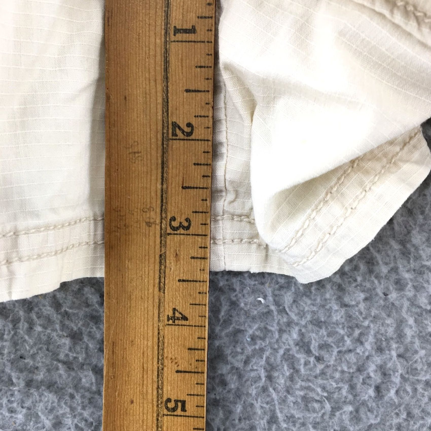 Banana Republic Banana Republic Cut-Off Shorts Womens 6 White Low Rise Button Zip Fly Casual Shirt? Size 28" / US 6 / IT 42 - 7 Thumbnail