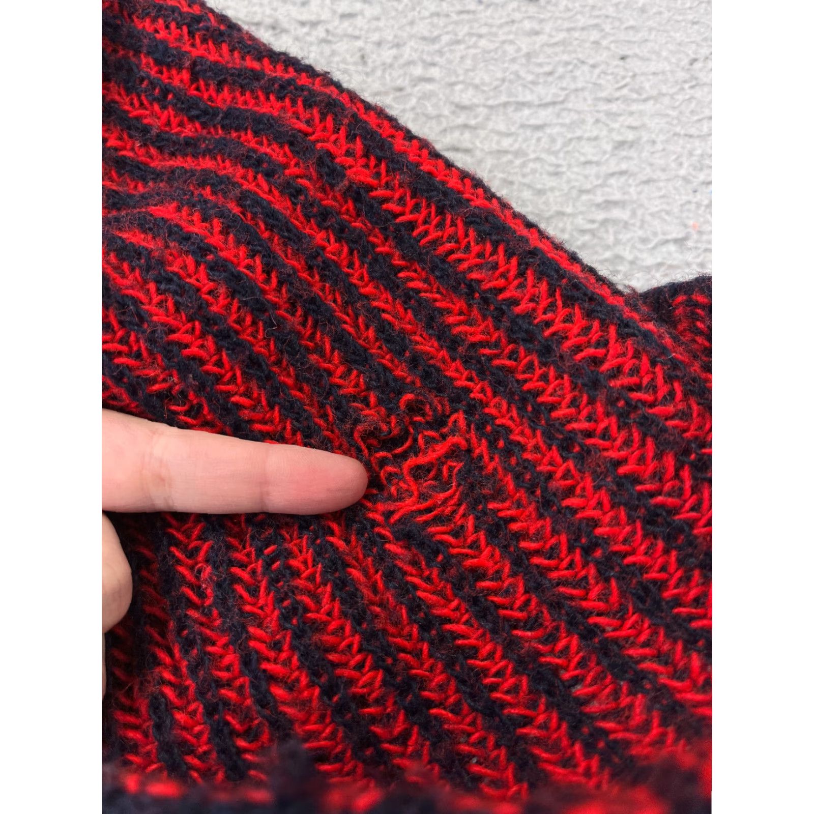 Vintage Beanie Toque Adult One Size Red Blue Knit Snow Winter Ski Stripe Polyester Size ONE SIZE - 3 Thumbnail