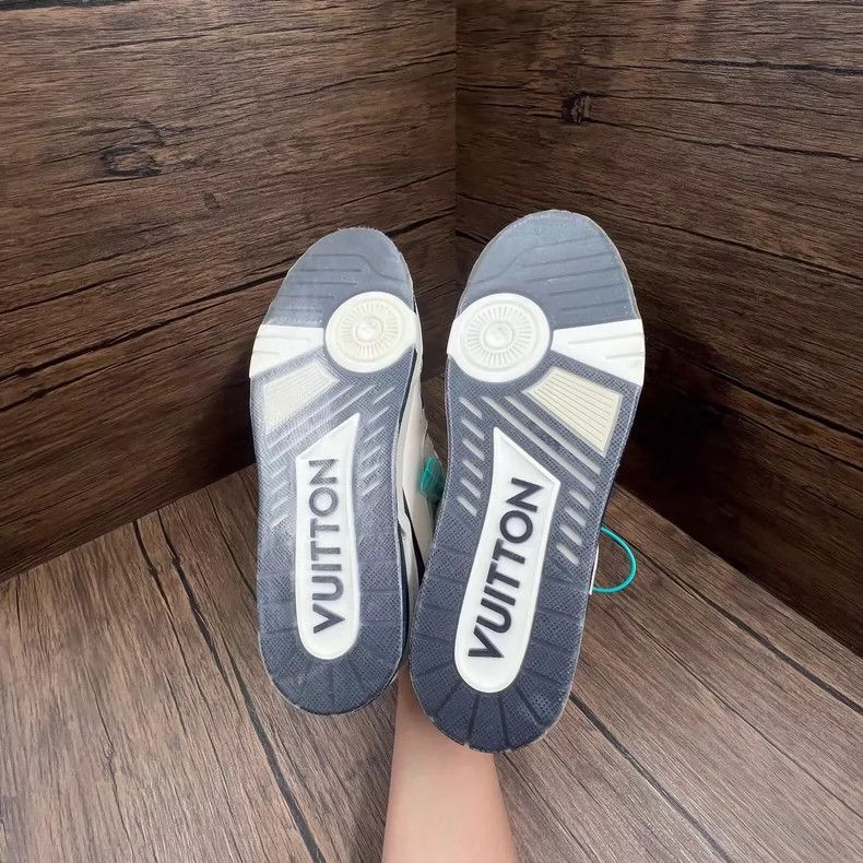 Louis Vuitton LV Louis Vuitton Trainer Sneakers Size 43-2506 Size US 10 / EU 43 - 5 Thumbnail