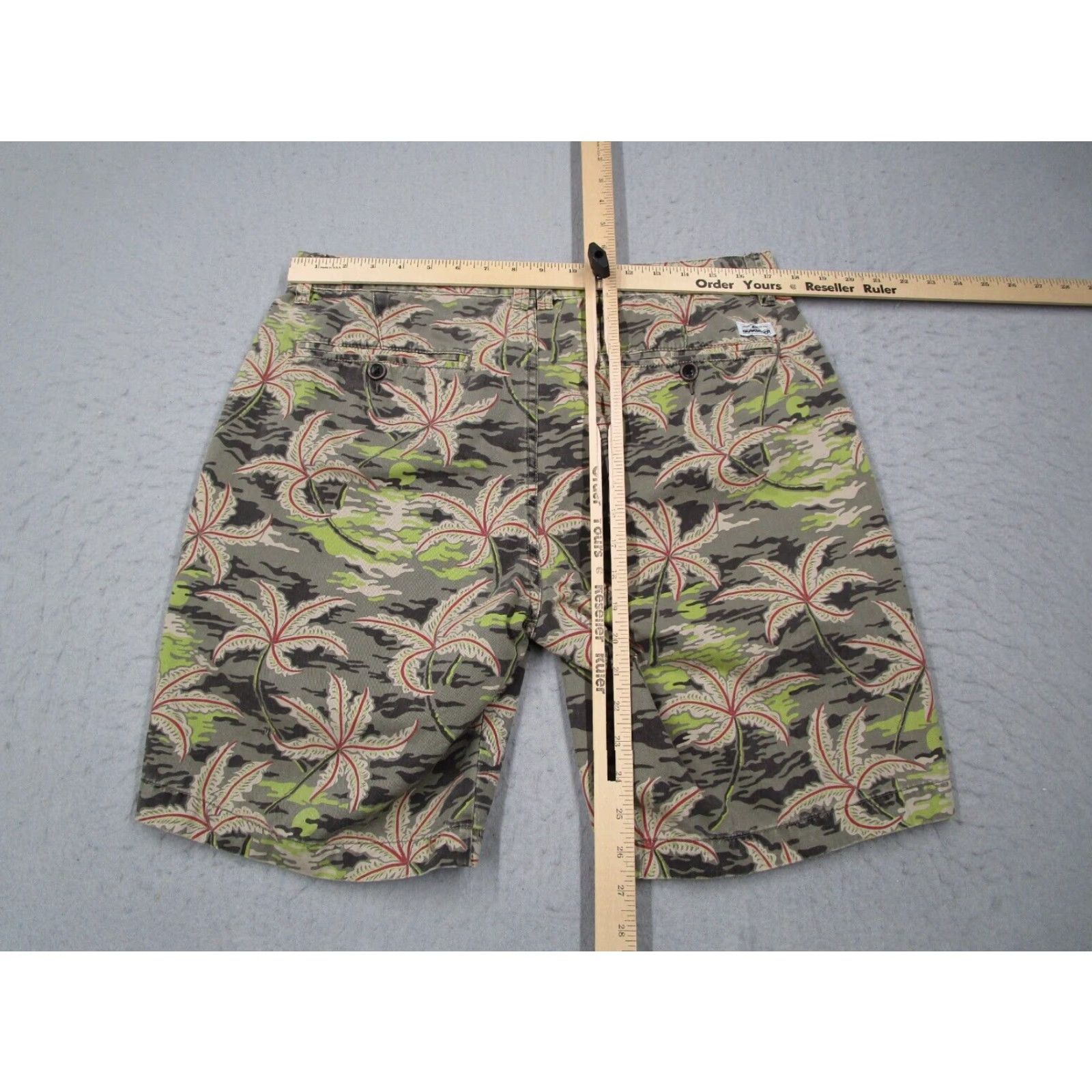 Quiksilver Quiksilver Mens Shorts Green Tiger Stripe Camo 36 Cotton Regular Fit Size US 36 / EU 52 - 6 Thumbnail