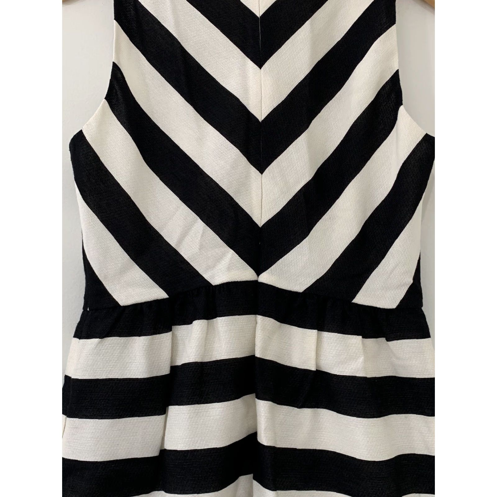 Ann Taylor Ann Taylor Loft Dress Sz 4 Sleeveless Black White Striped MINT Size S / US 4 / IT 40 - 3 Thumbnail