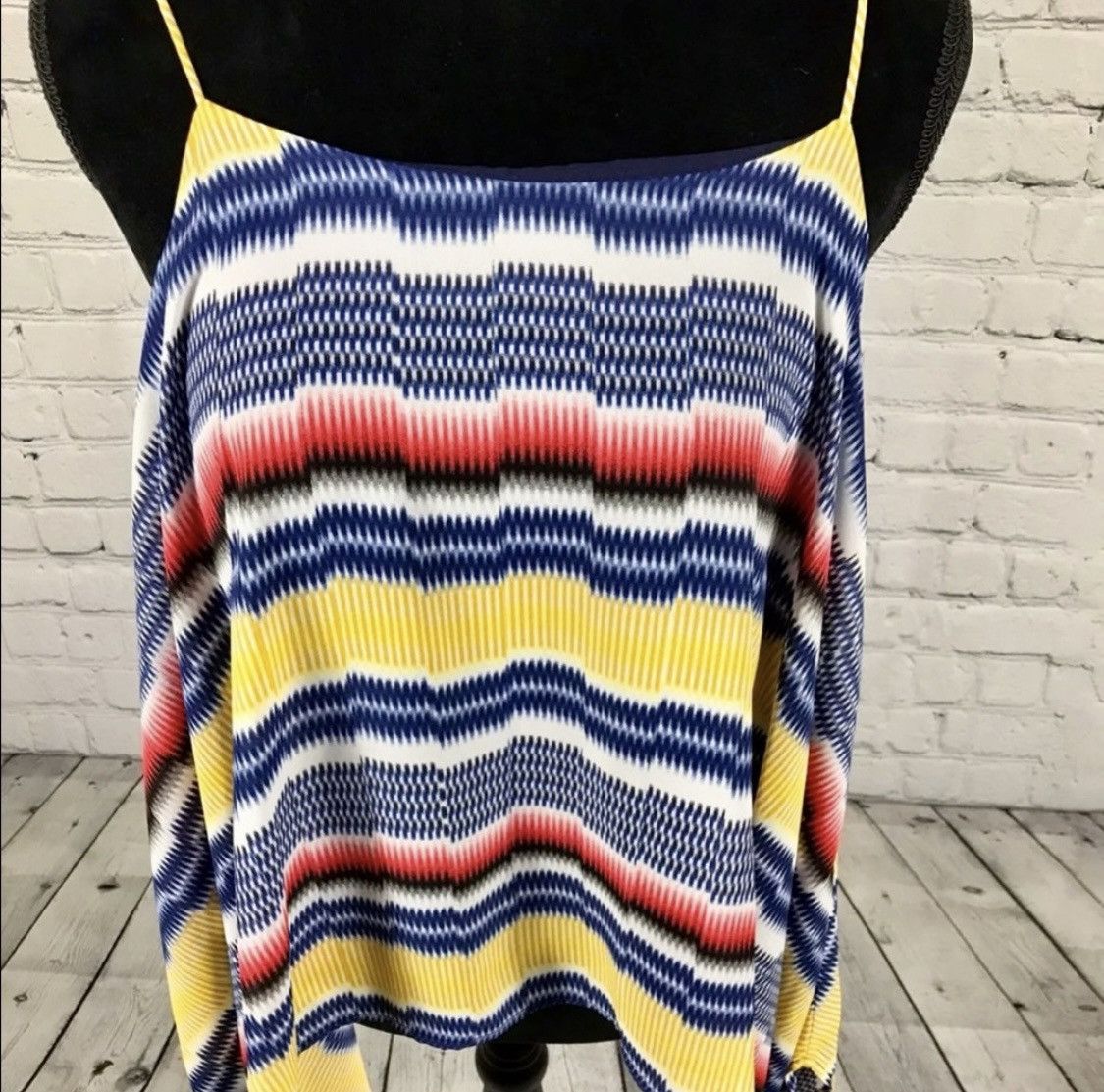 Vince Camuto VINCE CAMUTO HANDKERCHIEF CHIFFON CAMI TANK TOP Size M / US 6-8 / IT 42-44 - 3 Thumbnail