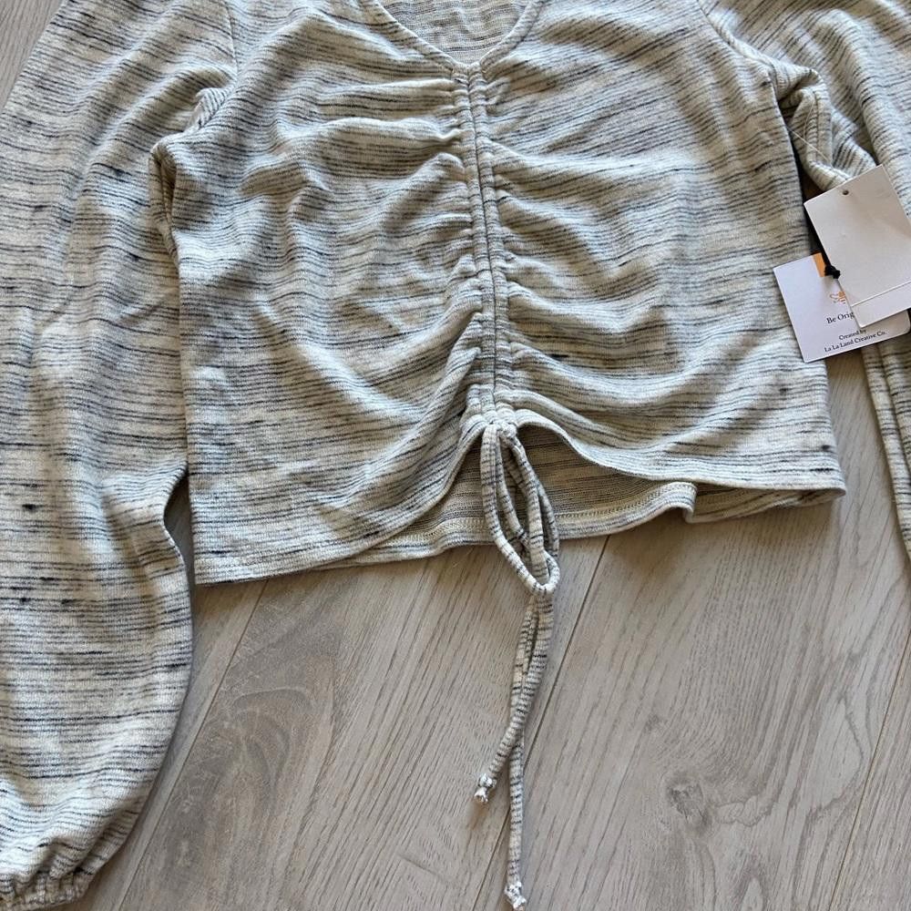 Designer Chic Lightweight Cropped Cardigan with Tie Detail Size M / US 6-8 / IT 42-44 - 2 Thumbnail