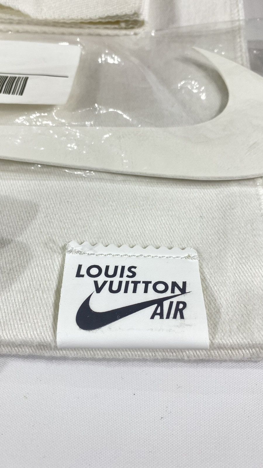 Louis Vuitton Louis Vuitton X Nike Off White 9 Blue Air Force 1 Size US 9 / EU 42 - 14 Thumbnail