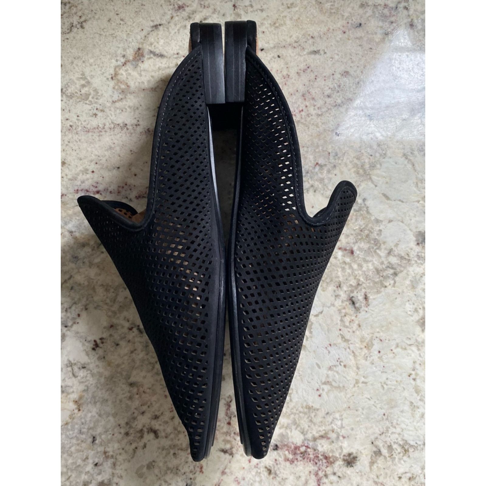 Frye FRYE $198 Gwen Black Leather Mesh Perforated Mule 9 EUC Size US 9 / IT 39 - 6 Thumbnail