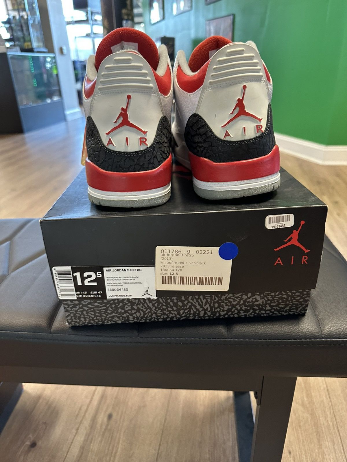 Nike Jordan 3 retro Size US 12.5 / EU 45-46 - 2 Thumbnail