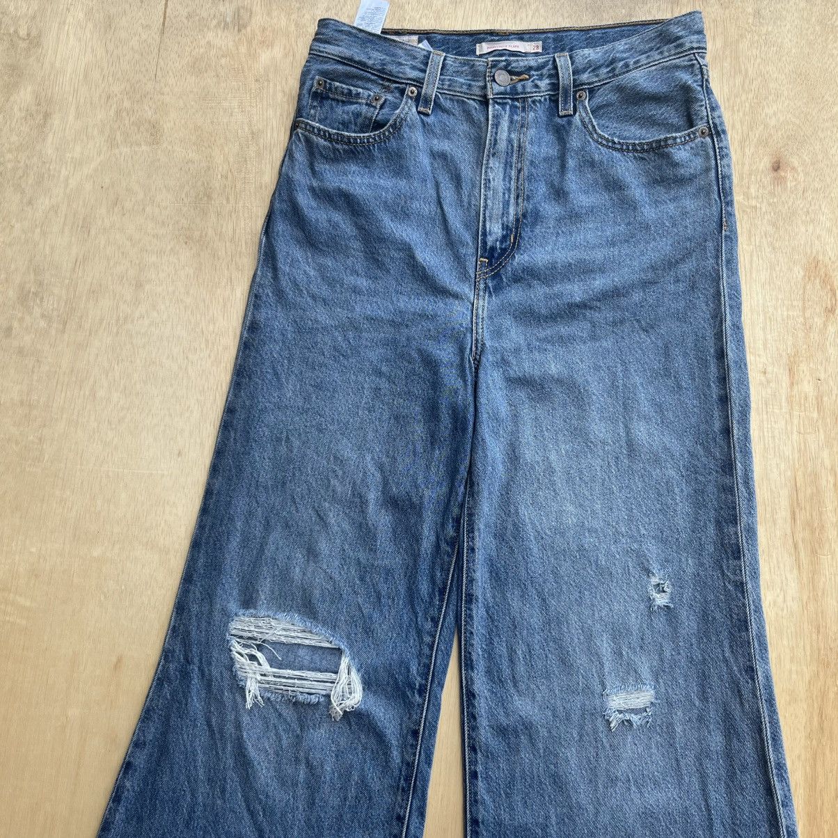 Levi's LEVIS HIGH LOOSE FLARE DISTRESSED DENIM VINTAGE 70s 80s 90s Size US 29 - 2 Thumbnail