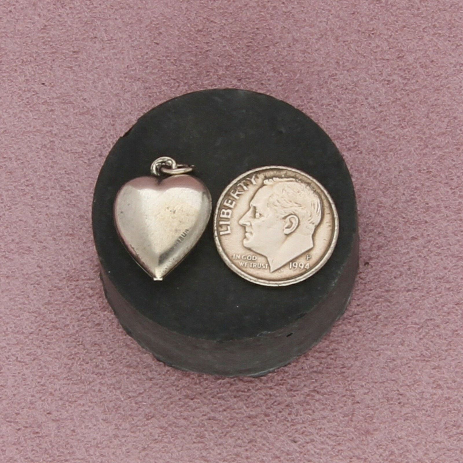 Sterling Silver sterling silver vintage grape sweetheart puffy heart charm Size ONE SIZE - 3 Thumbnail