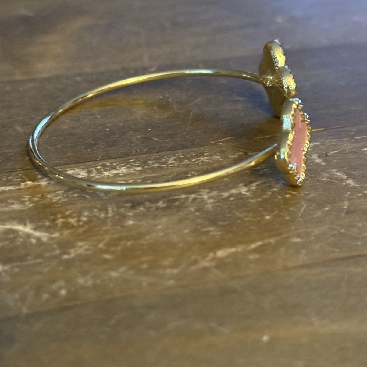 Other Gold tone pink clover open cuff bangle bracelet Size ONE SIZE - 4 Thumbnail
