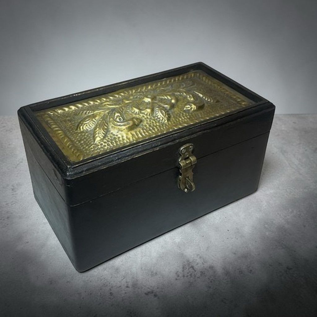 Handmade VTG Dark Brown Wooden Box W/Metal Decorative Brass OrnateTop Size ONE SIZE - 1 Thumbnail