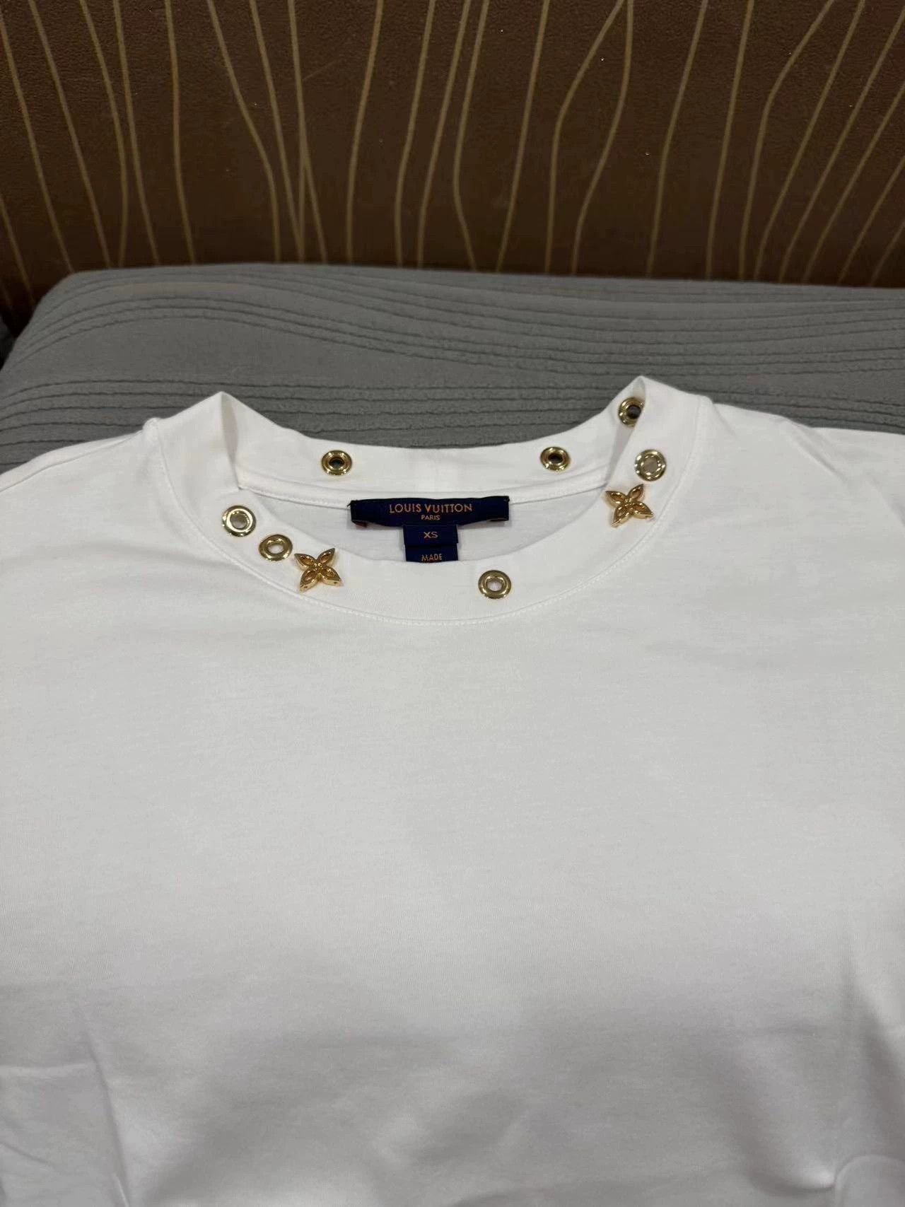 Louis Vuitton LV New Short Sleeve T-Shirt Size XS / US 0-2 / IT 36-38 - 2 Thumbnail