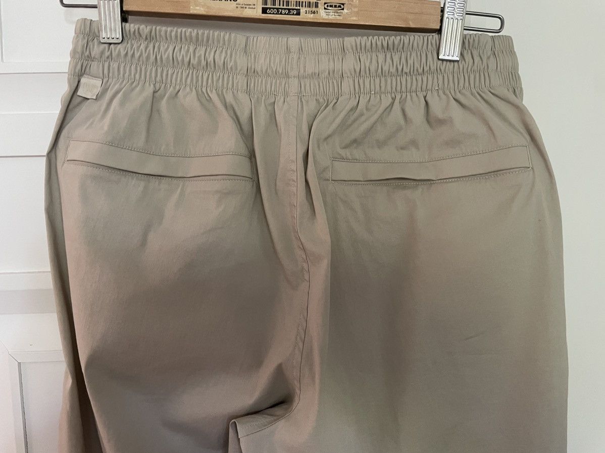 Lululemon Lululemon men’s poplin relaxed fit pants Size US 28 / EU 44 - 6 Thumbnail