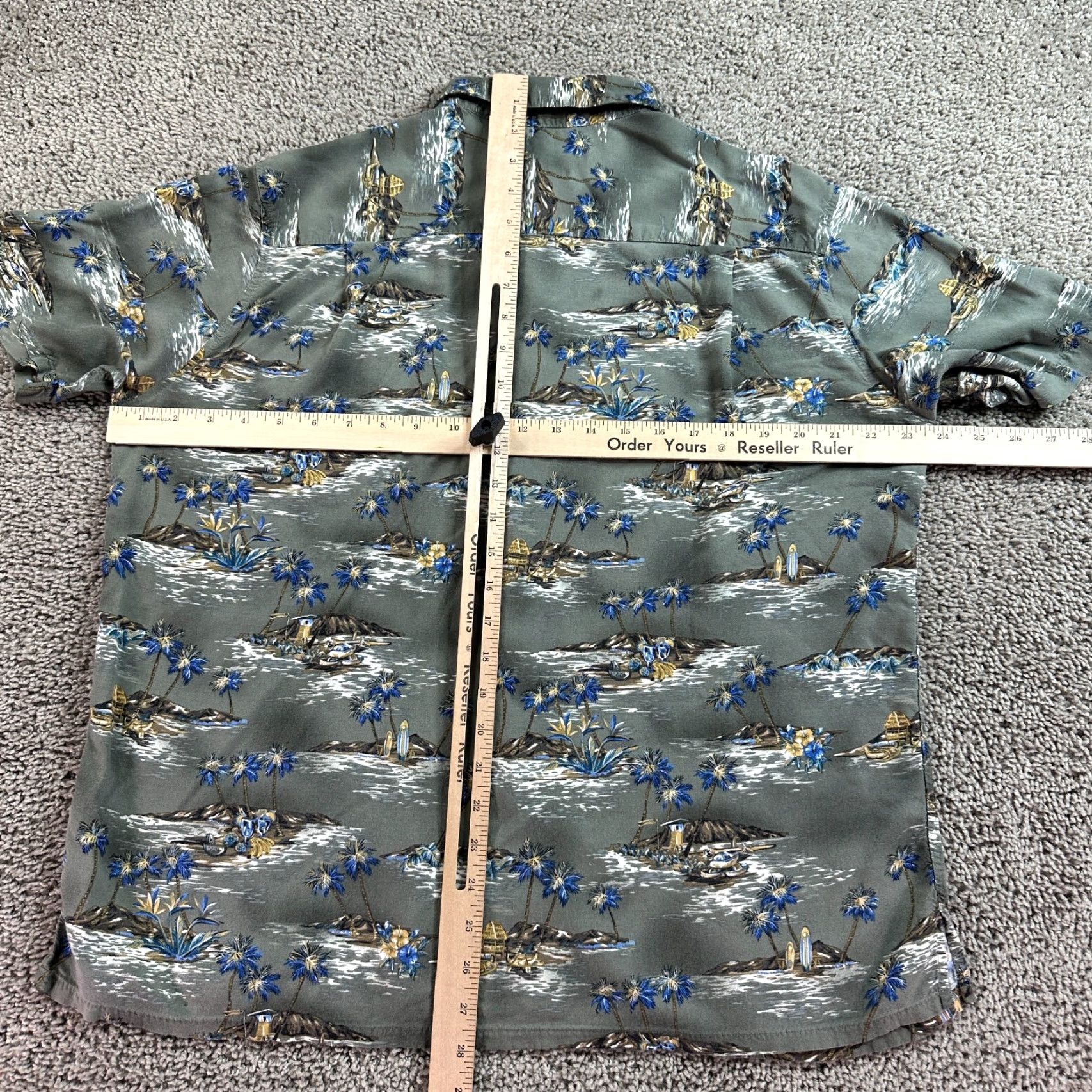 Vintage VINTAGE Batik Bay Button-Up Shirt Mens XL Green Palm Island Rayon Short Sleeve Graphic Print Hawaiian Collared Button Up Category: Shirt Size US XL / EU 56 / 4 - 6 Thumbnail