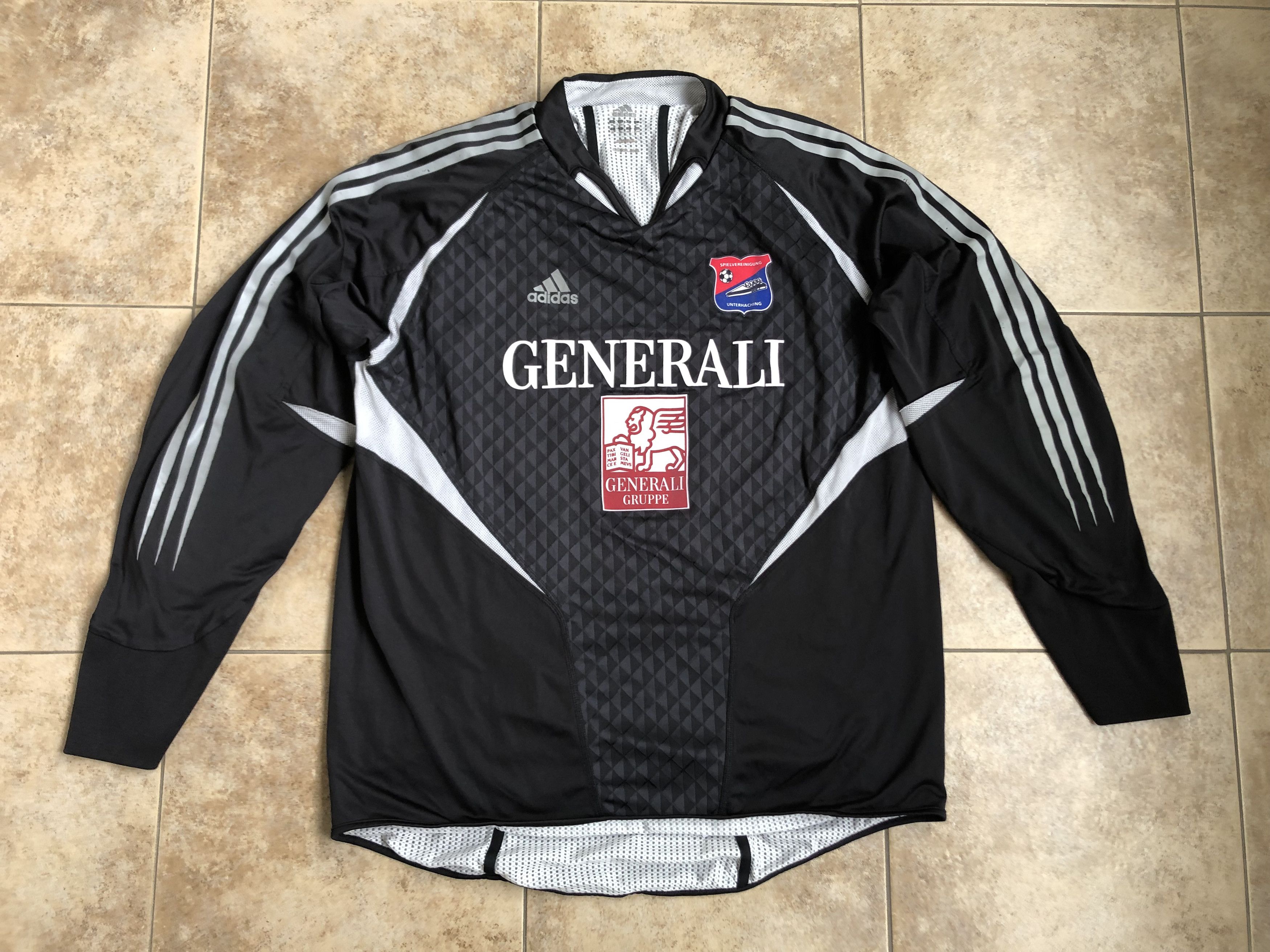 Adidas SpVgg Unterhaching Goalkeeper football shirt 2005-2006 #25 Size US XL / EU 56 / 4 - 1 Thumbnail
