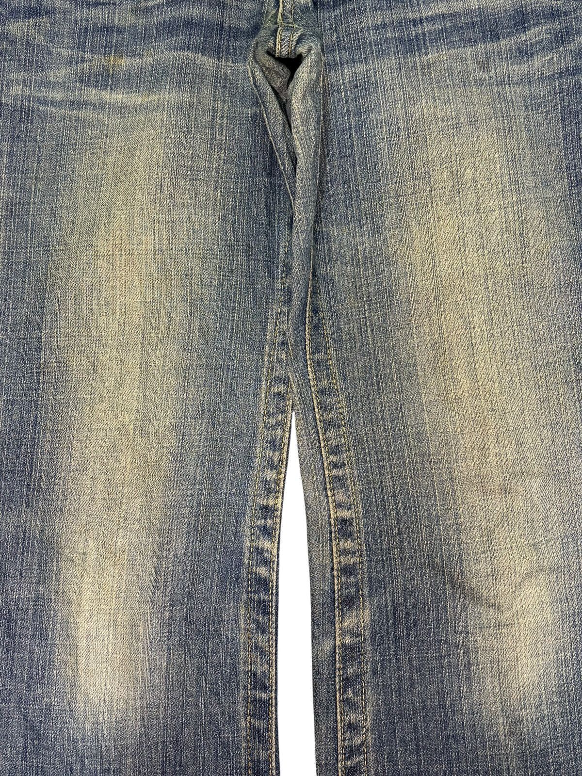 Uniqlo Vintage Uniqlo Mud Wash Distress Low Rise Flare Jeans Size 29" - 3 Thumbnail
