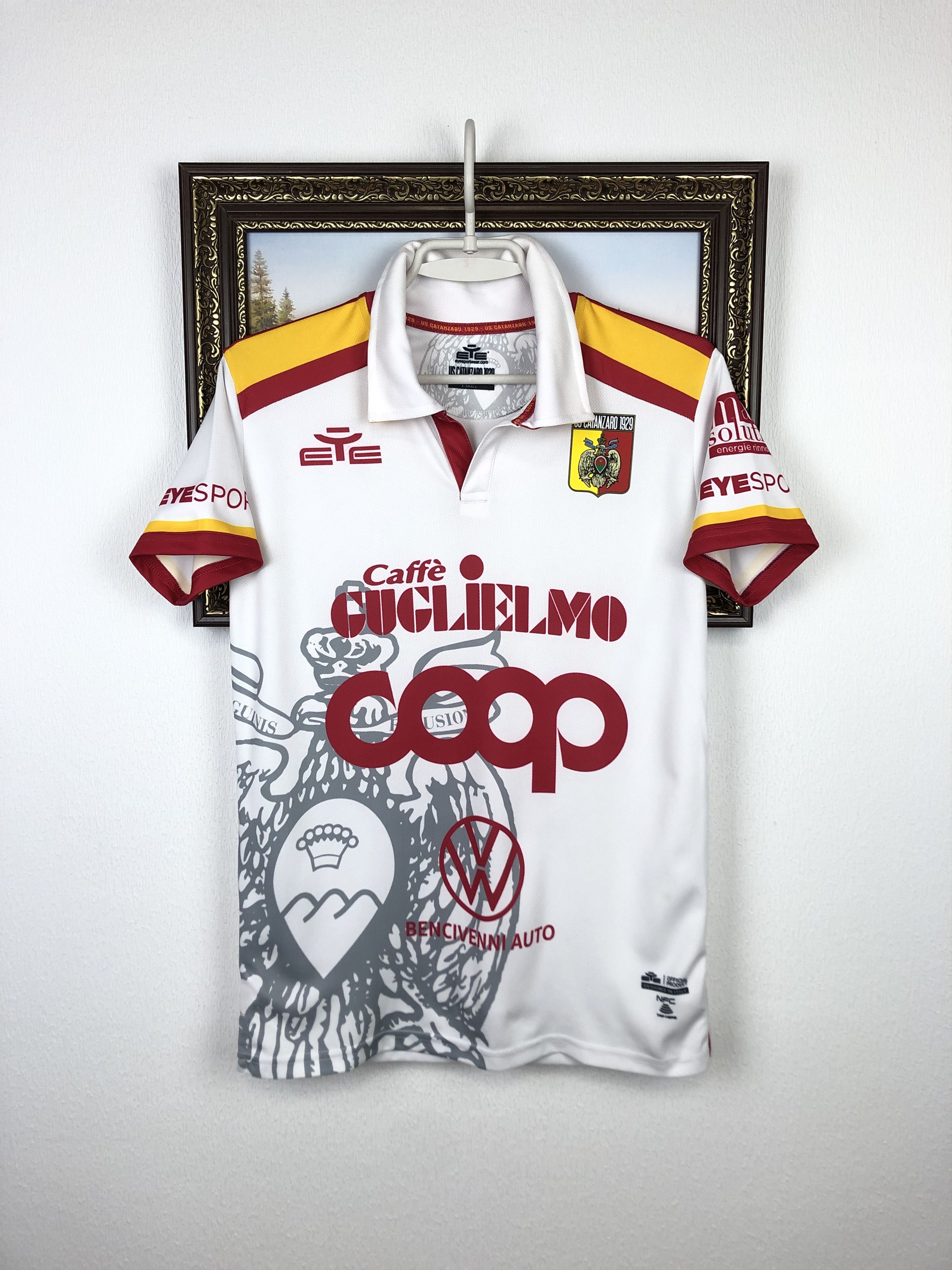 Vintage Catanzaro 1929 football shirt Soccer Jersey Maglia Tee Hype Size US XS / EU 42 / 0 - 1 Thumbnail