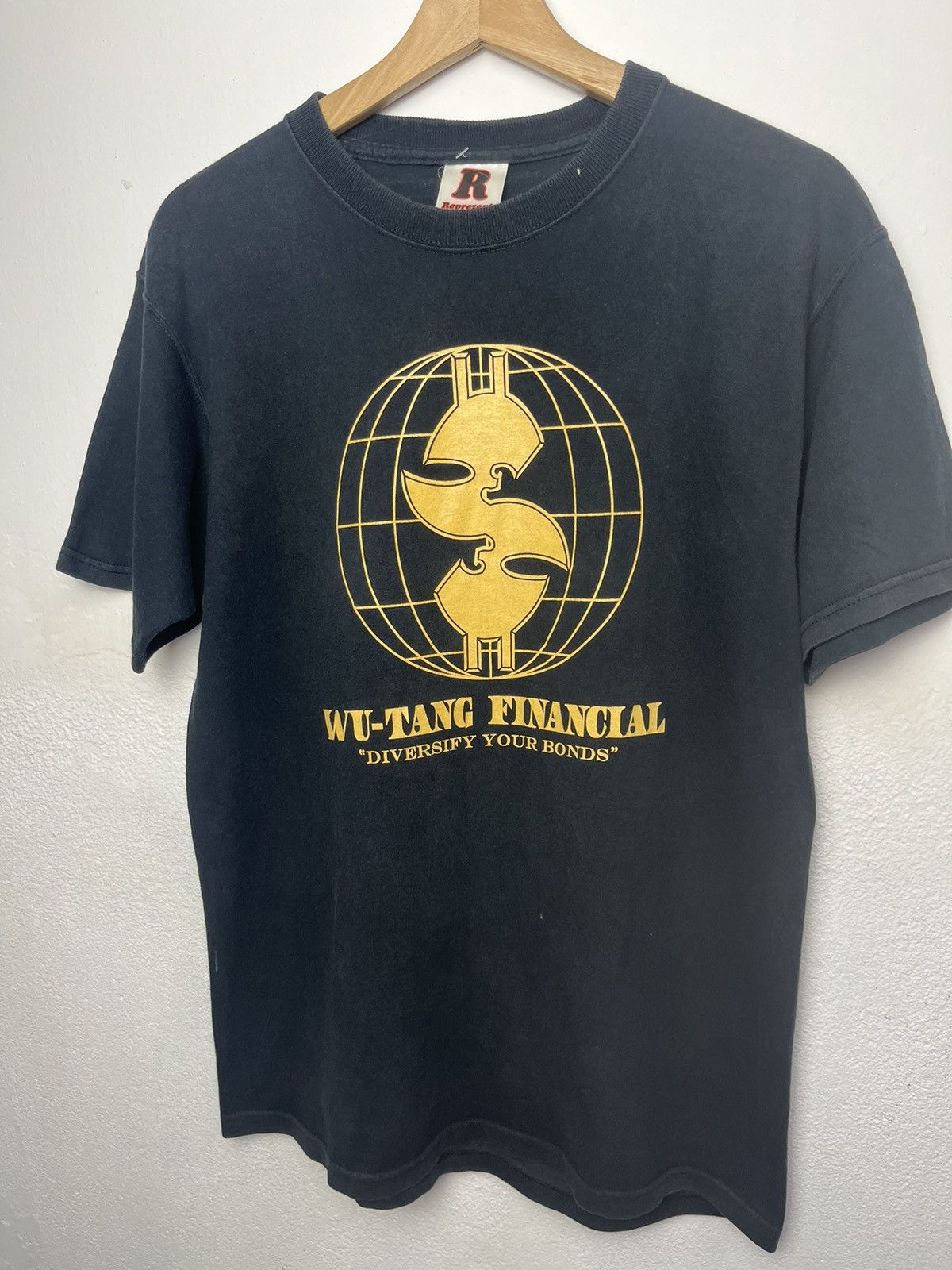 Rap Tees × Vintage × Wu-Tang Clan Vintage Wu-Tang Financial “Diversify your bonds” Tee Size US M / EU 48-50 / 2 - 1 Thumbnail