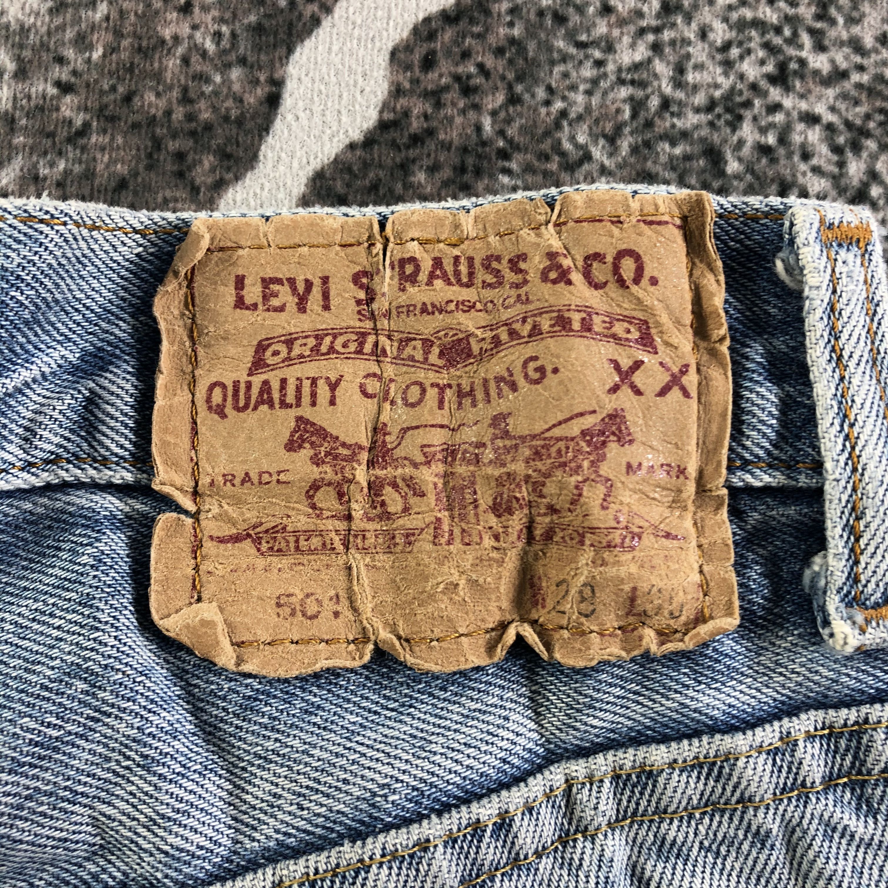 Levi's Vintage Levis 501 Jeans Medium Wash Denim KJ3131 Size US 27 - 5 Thumbnail