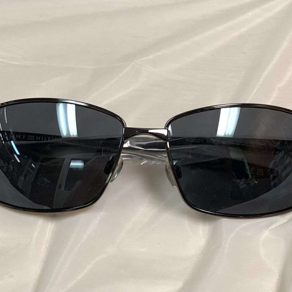 Tommy Hilfiger Tommy Hilfiger Black Rectangle Frame Sunglasses Size ONE SIZE - 3 Thumbnail