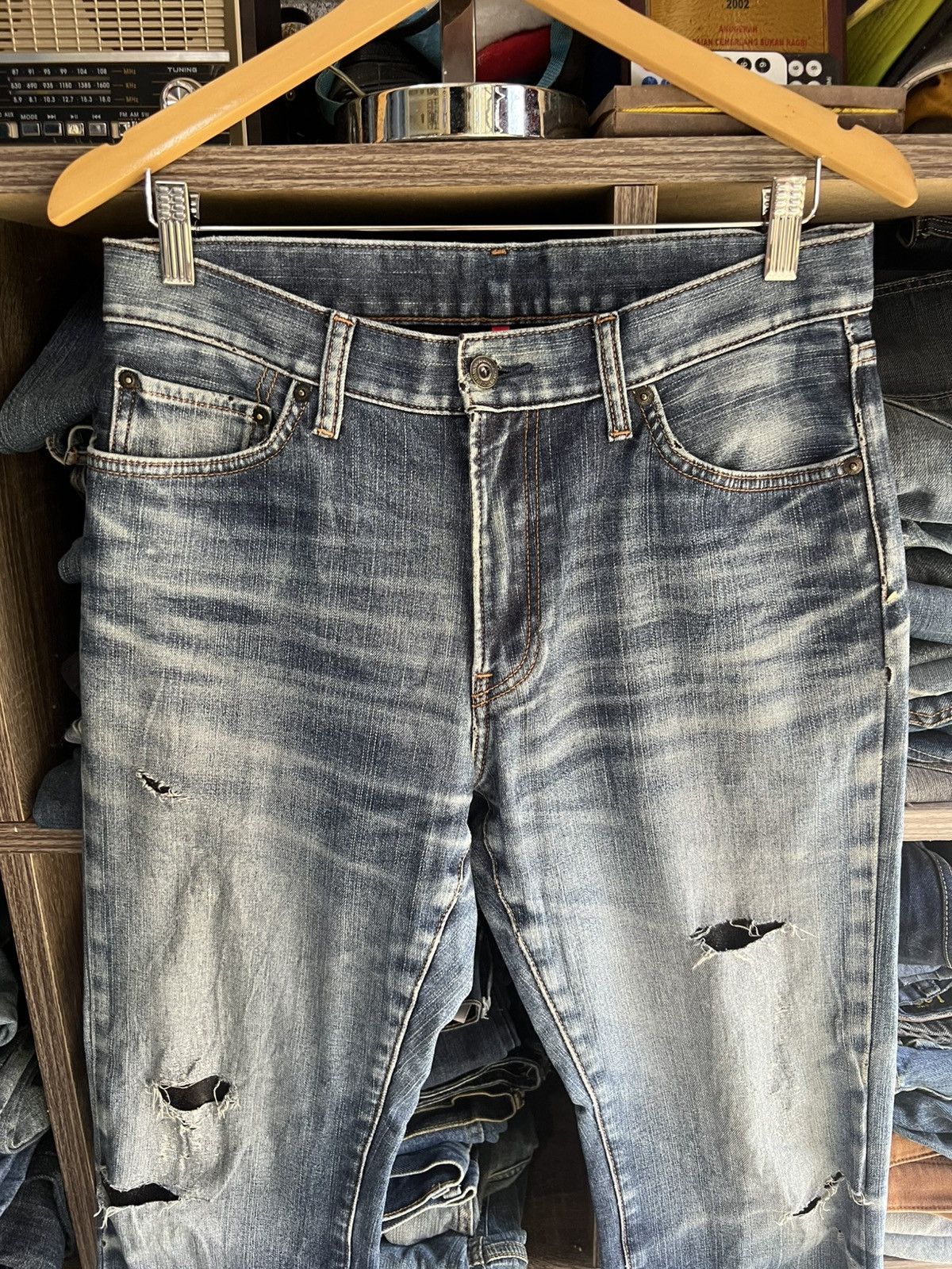 Japanese Brand 🔥Uniqlo UJ Flare Distressed Denim Size US 32 / EU 48 - 3 Thumbnail