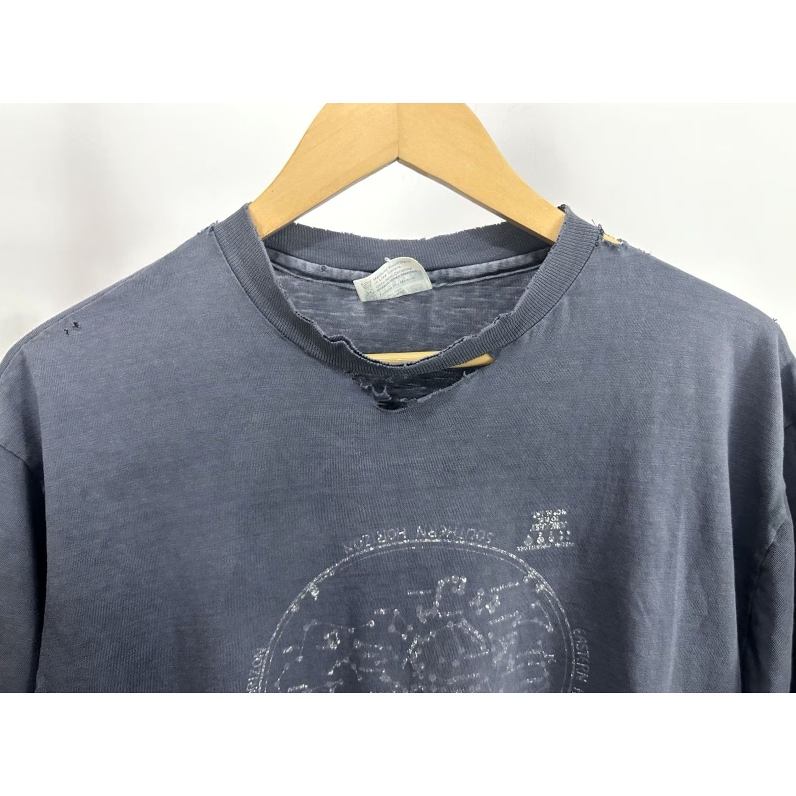 Hanes VTG 80s Horoscope Zodiac Gradient Sun Faded Worn Thrashed Hanes Beefy T-Shirt XL SHIRT Mens Blue Size US XL / EU 56 / 4 - 7 Thumbnail