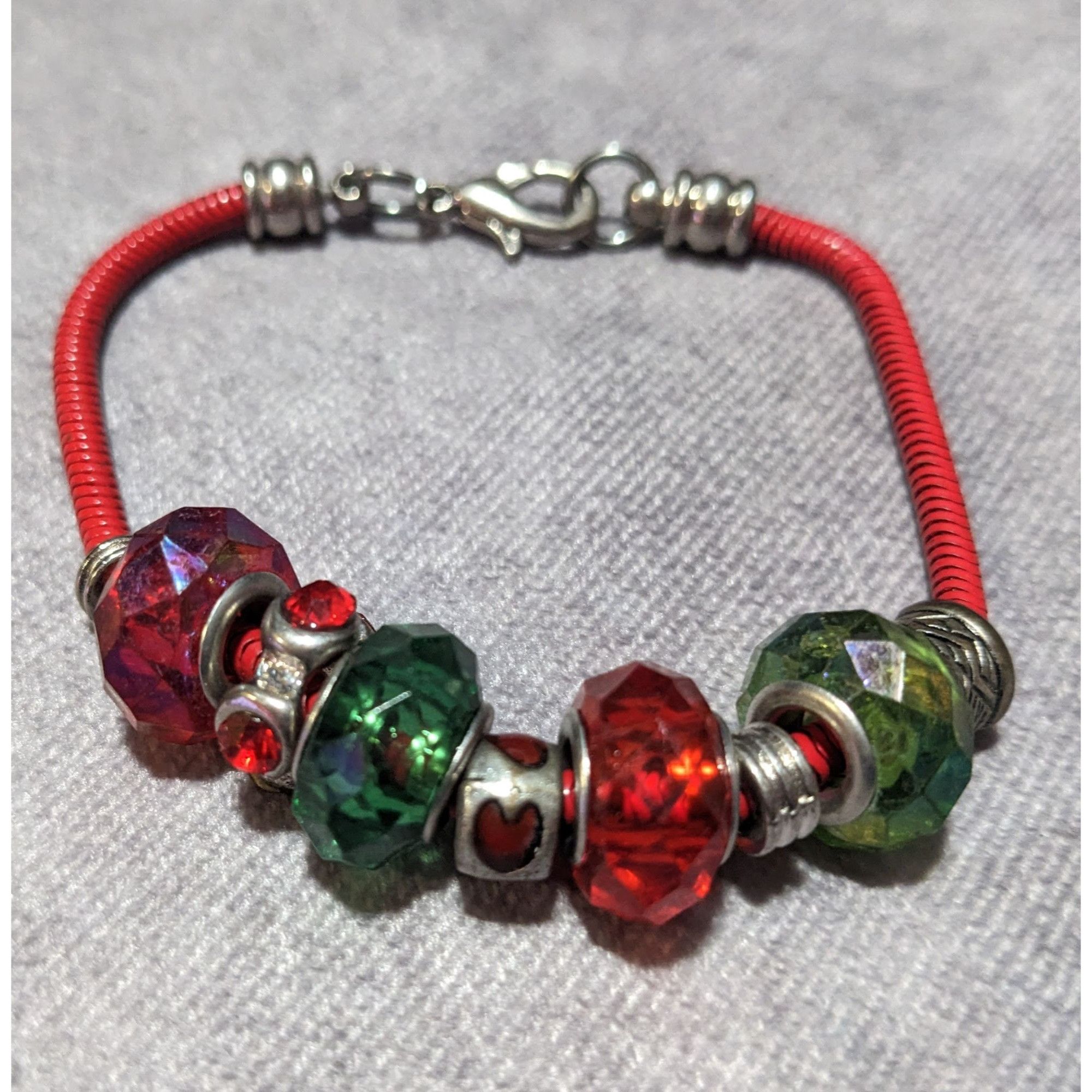 Other Holiday Red And Green European Style Beaded Bracelet Size ONE SIZE - 6 Thumbnail