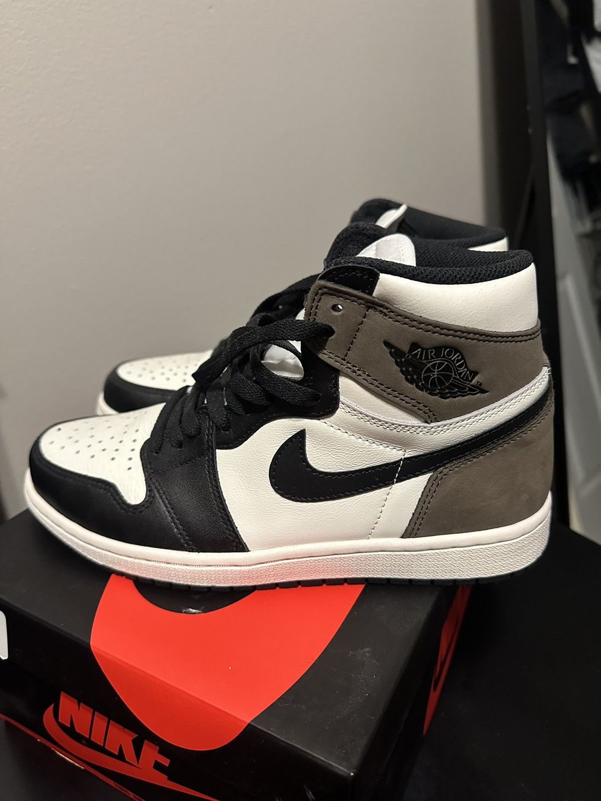 image of Jordan Brand 1 Mocha Size 8 Shoes in Brown, Men's