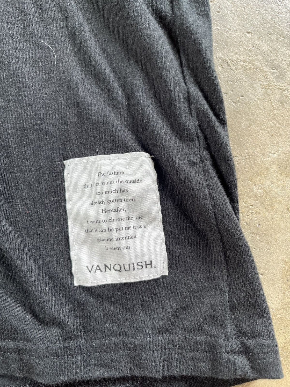 Japanese Brand × Vanquish 🍊Vanquish Hello World Naked Girl Logo V Neck Tee Size M / US 6-8 / IT 42-44 - 4 Thumbnail
