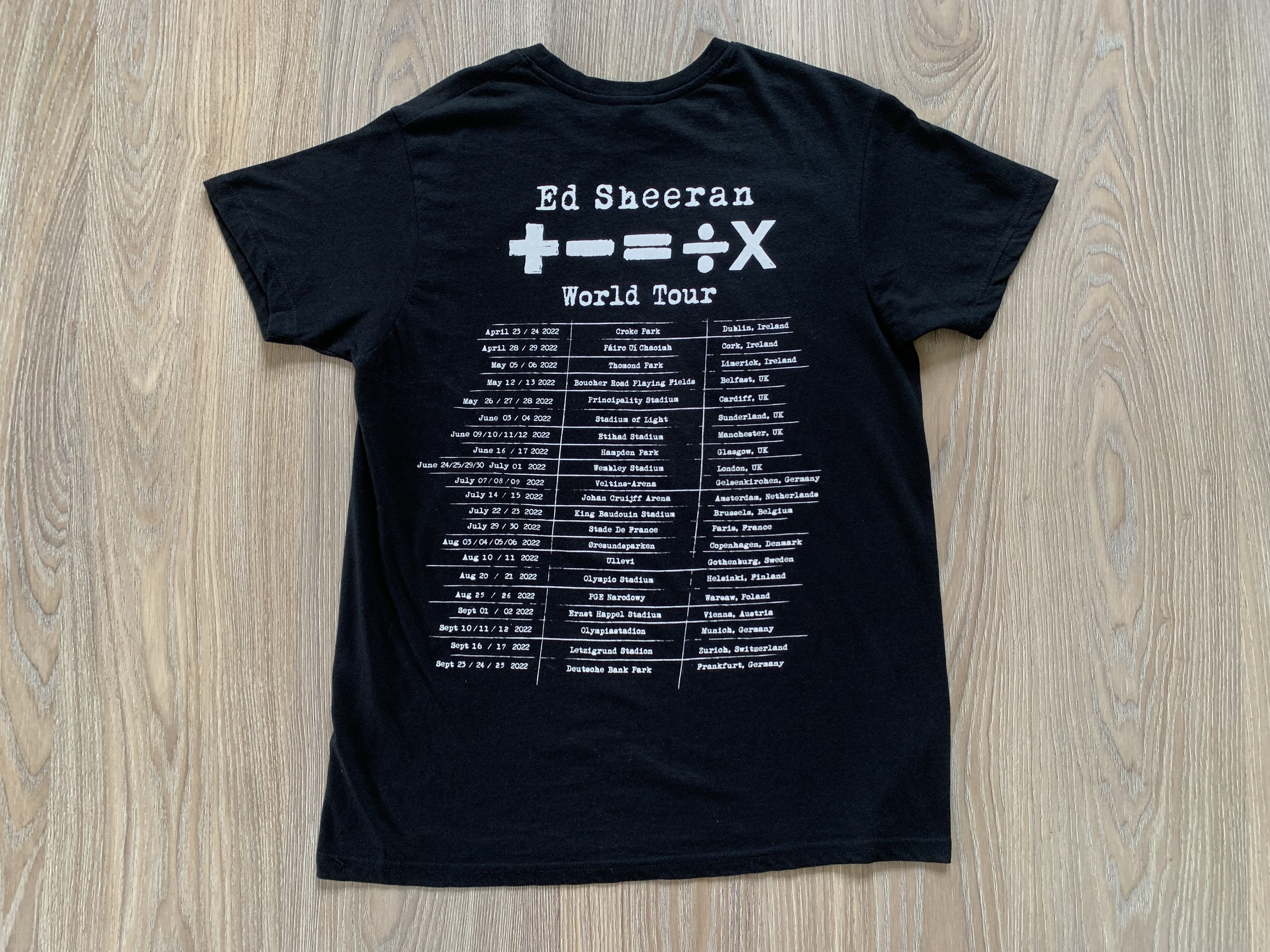 Band Tees Ed Sheeran 2022 Tour T Shirt Size US S / EU 44-46 / 1 - 3 Thumbnail