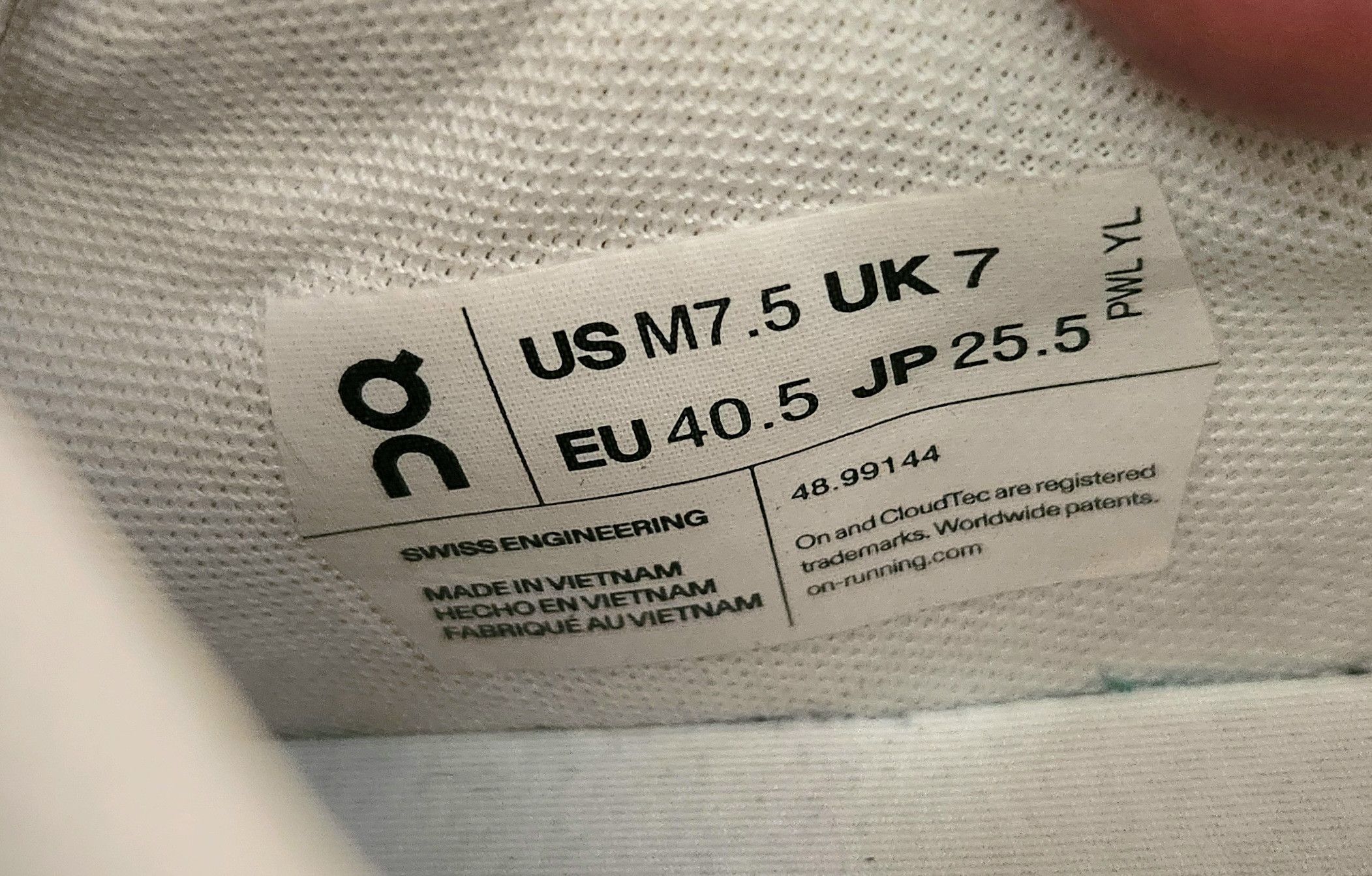 On On The Roger Clubhouse Running sneakers CloudTec Men 7.5 Size US 7.5 / EU 40-41 - 13 Thumbnail