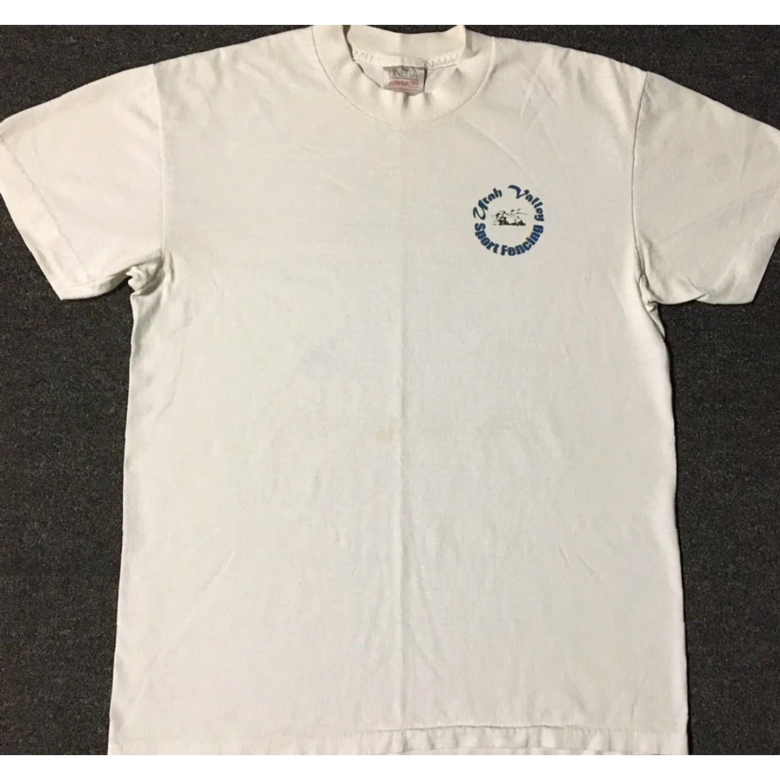 Vintage VINTAGE Utah Valley Fencing Winner Shirt Men S White 90s 80s Grunge School PE Track Funny Size US S / EU 44-46 / 1 - 2 Thumbnail